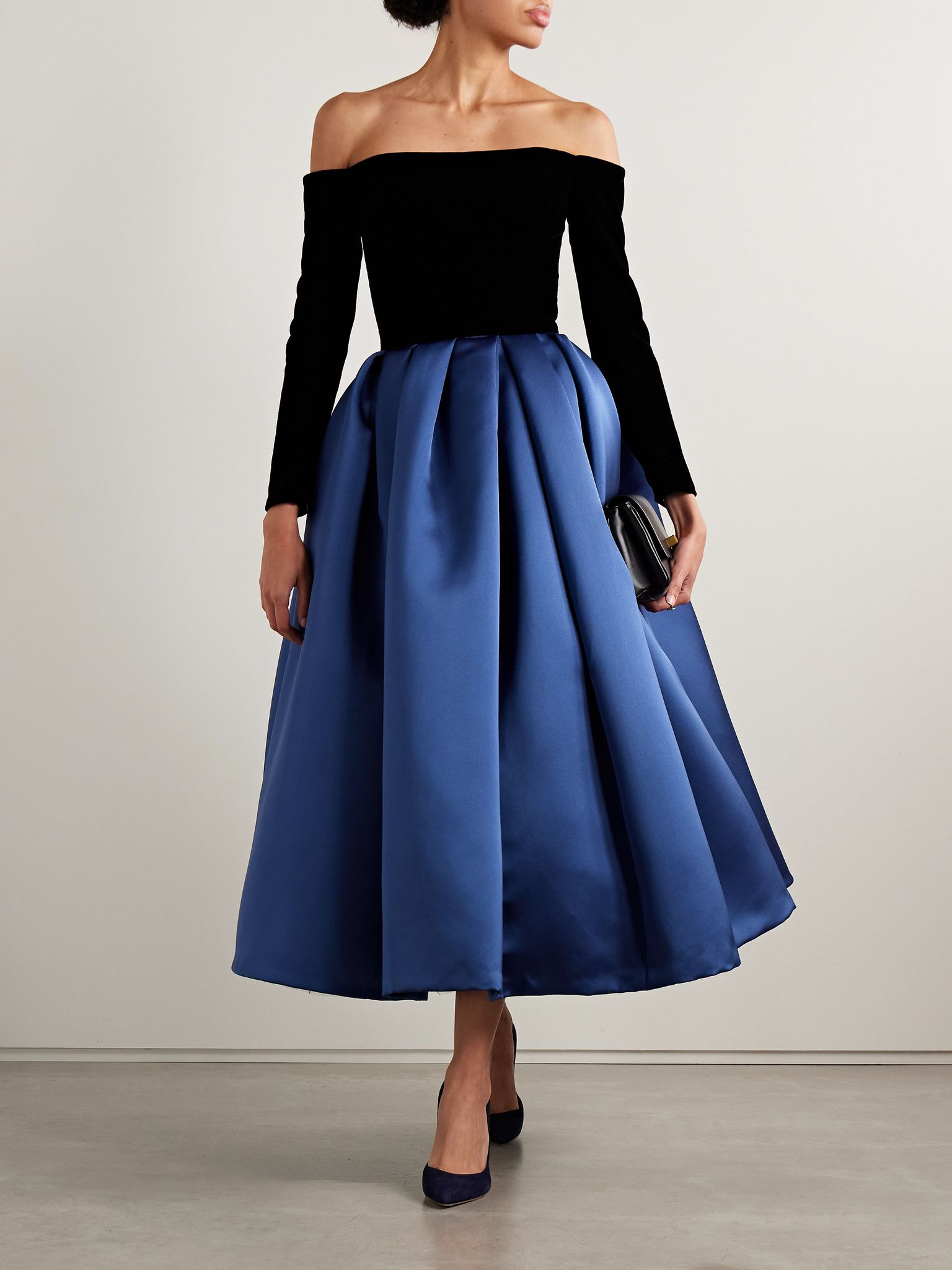 Off-the-shoulder velvet and pleated satin gown Navy - 2