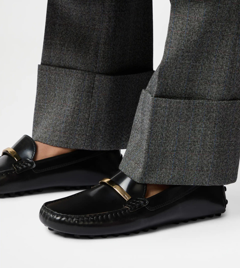 Tod's GOMMINO DRIVING SHOES IN LEATHER - GREY outlook
