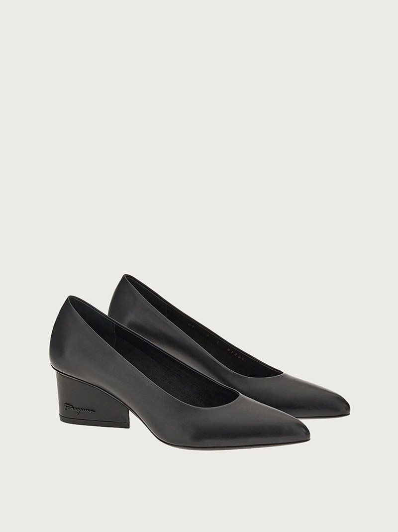 FERRAGAMO PUMP SHOE outlook