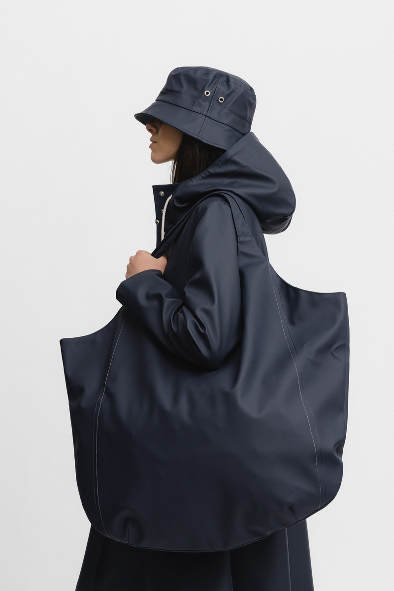 Stutterheim Svea Bag Navy outlook