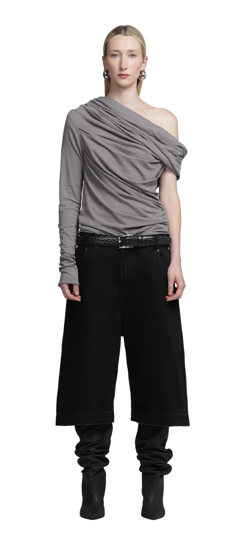 entire studios D-SHORTS MAGNETITE outlook