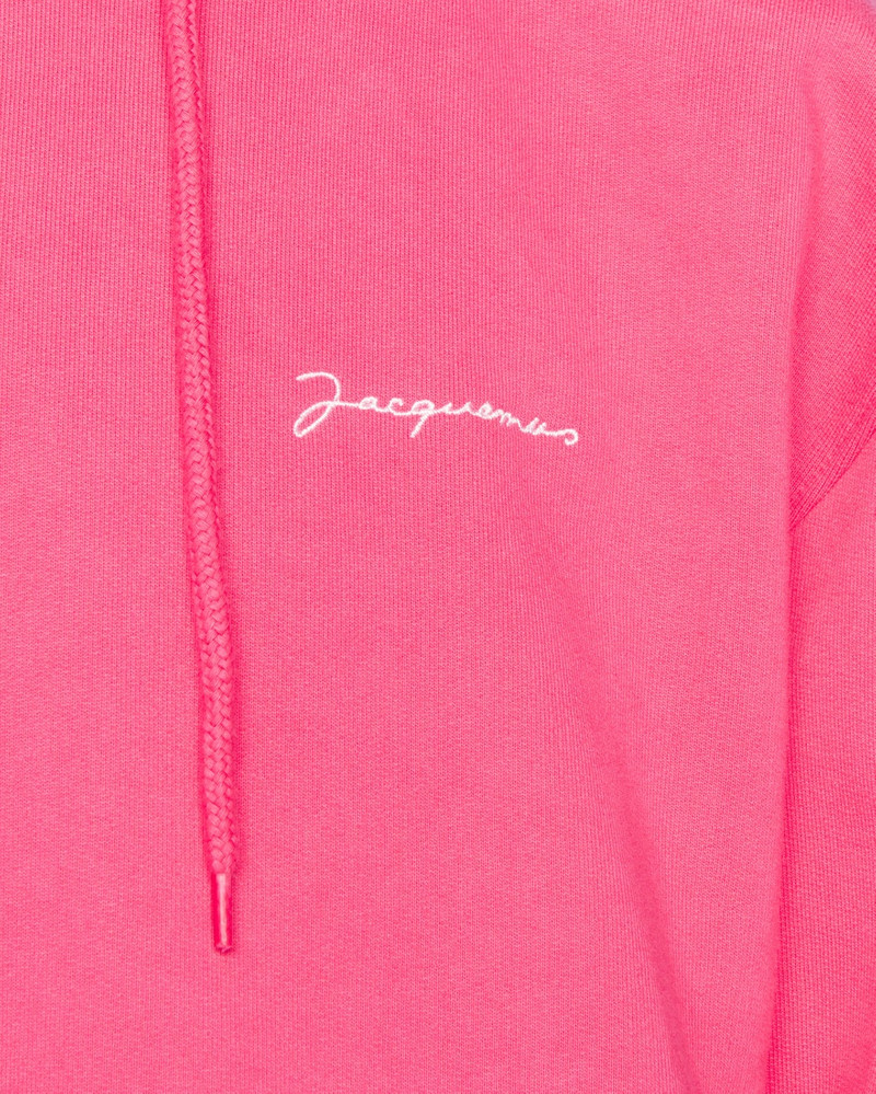 Le sweatshirt brodé 7