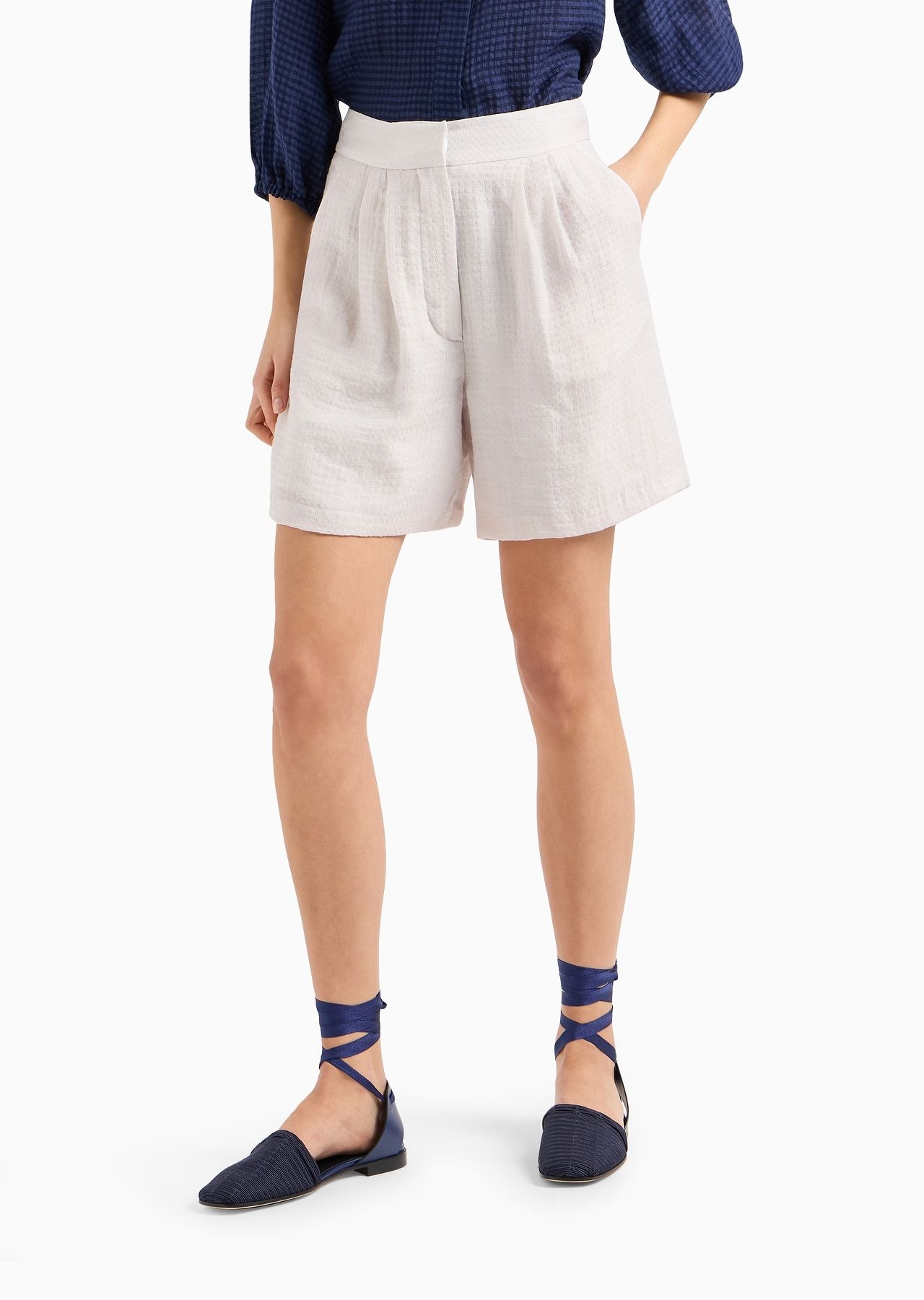 Darted Bermuda shorts in gingham-effect seersucker fabric - 2