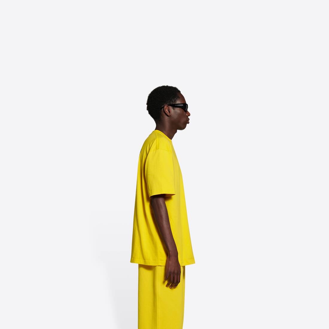 【送料&関税込】Balenciaga political C Yellow Crewneck T-shi BALENCIAGA Men's Political Campaign Large Fit T-shirt in