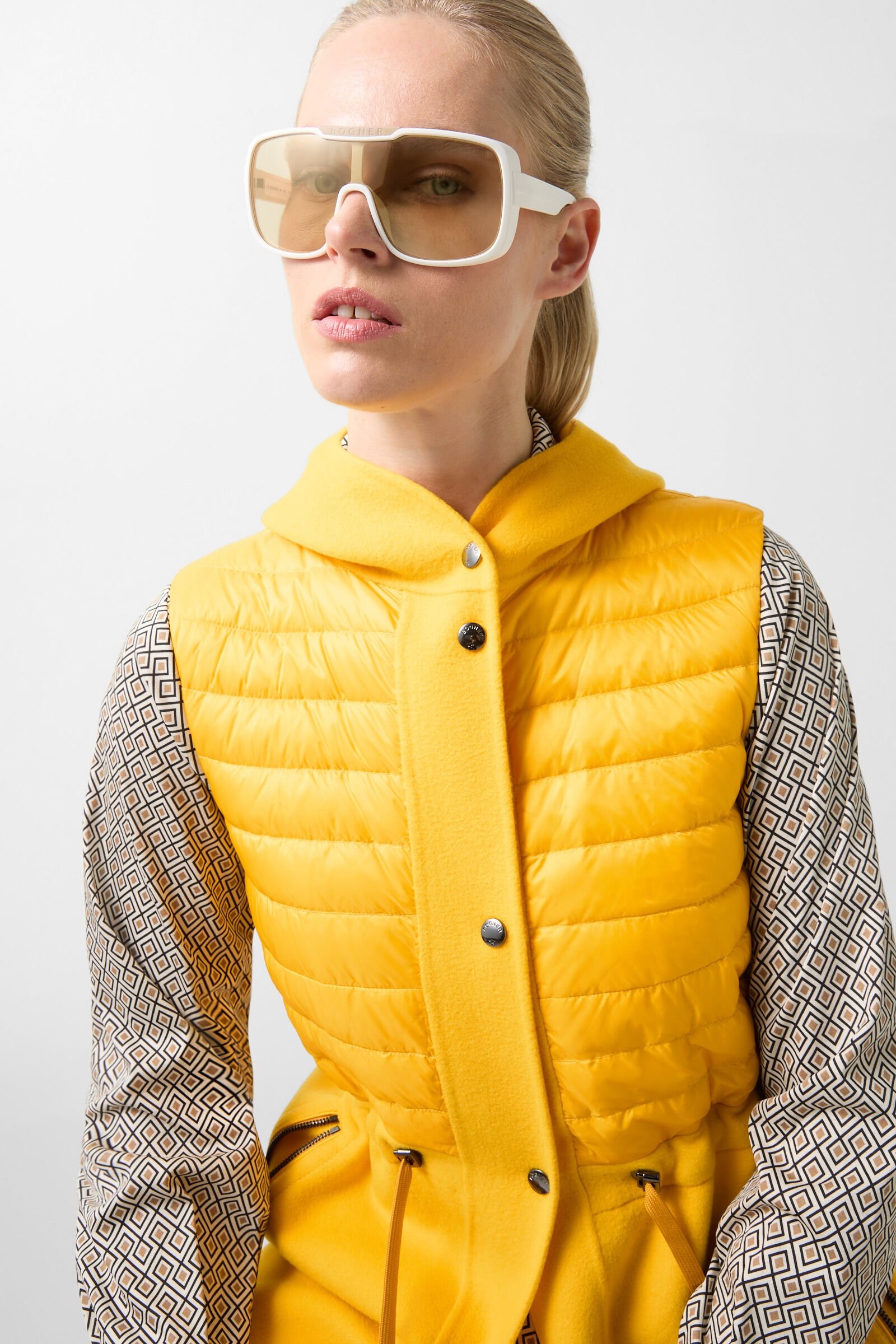 Joelle Hybrid vest in Mustard yellow - 4
