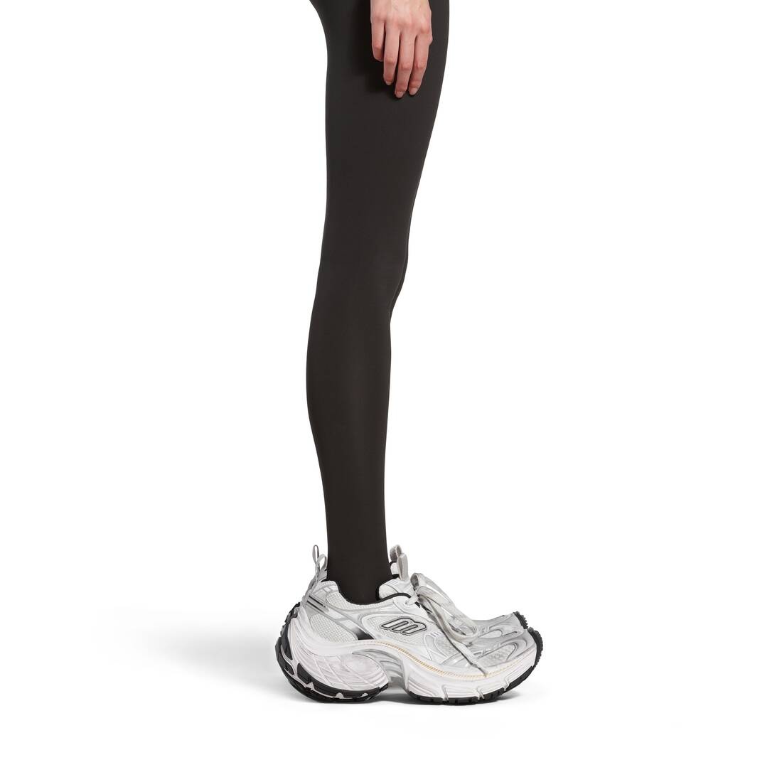Women's 10xl Sneaker in White/black/gris - 9
