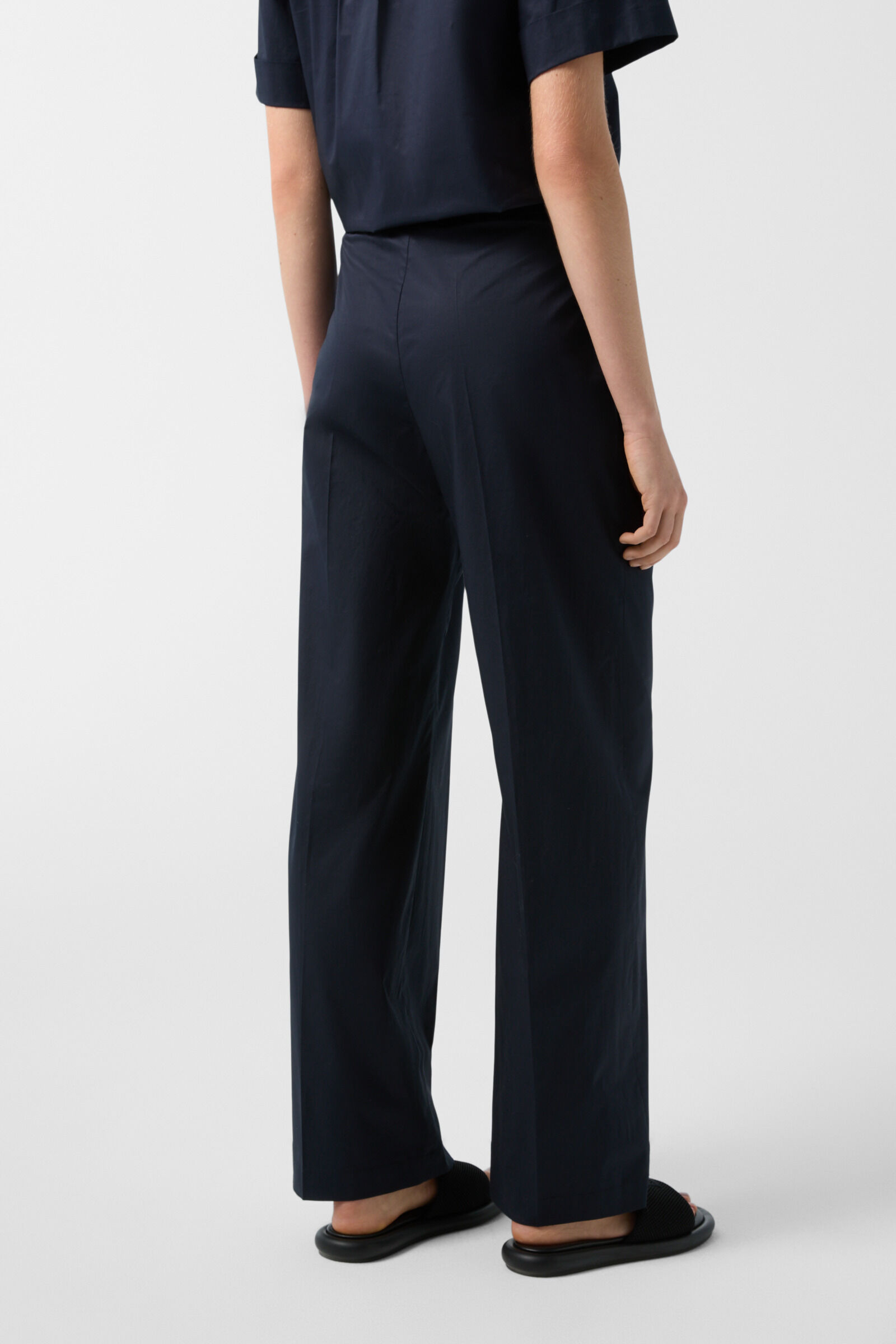 Pleated trousers Ella in Navy blue - 3