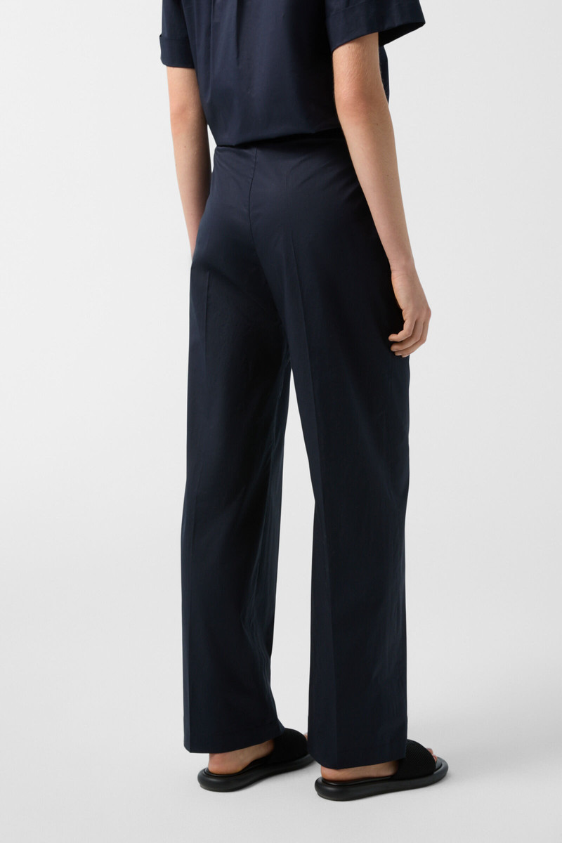 Pleated trousers Ella in Navy blue 3
