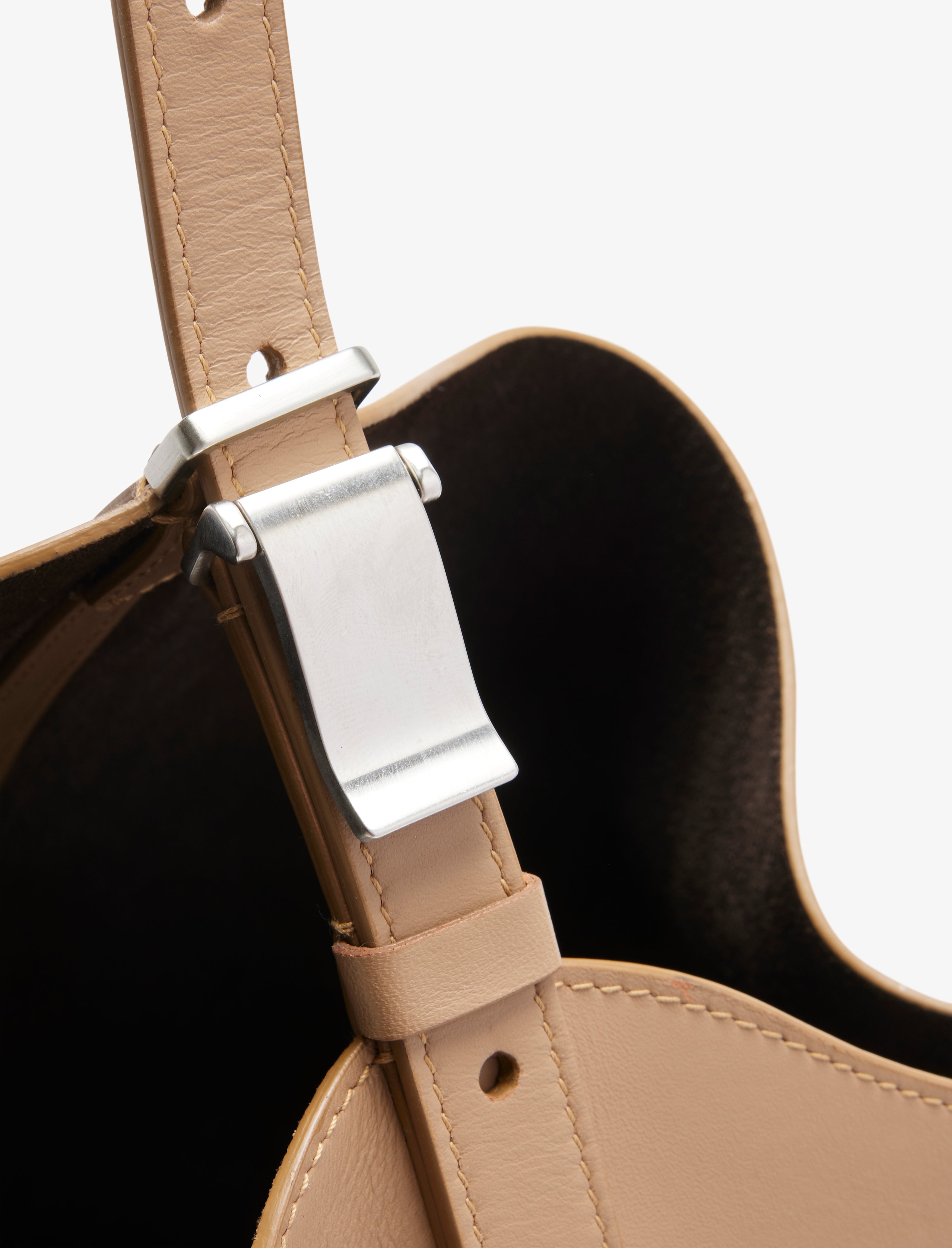 Brant Bucket Bag in Smooth Calf - 9
