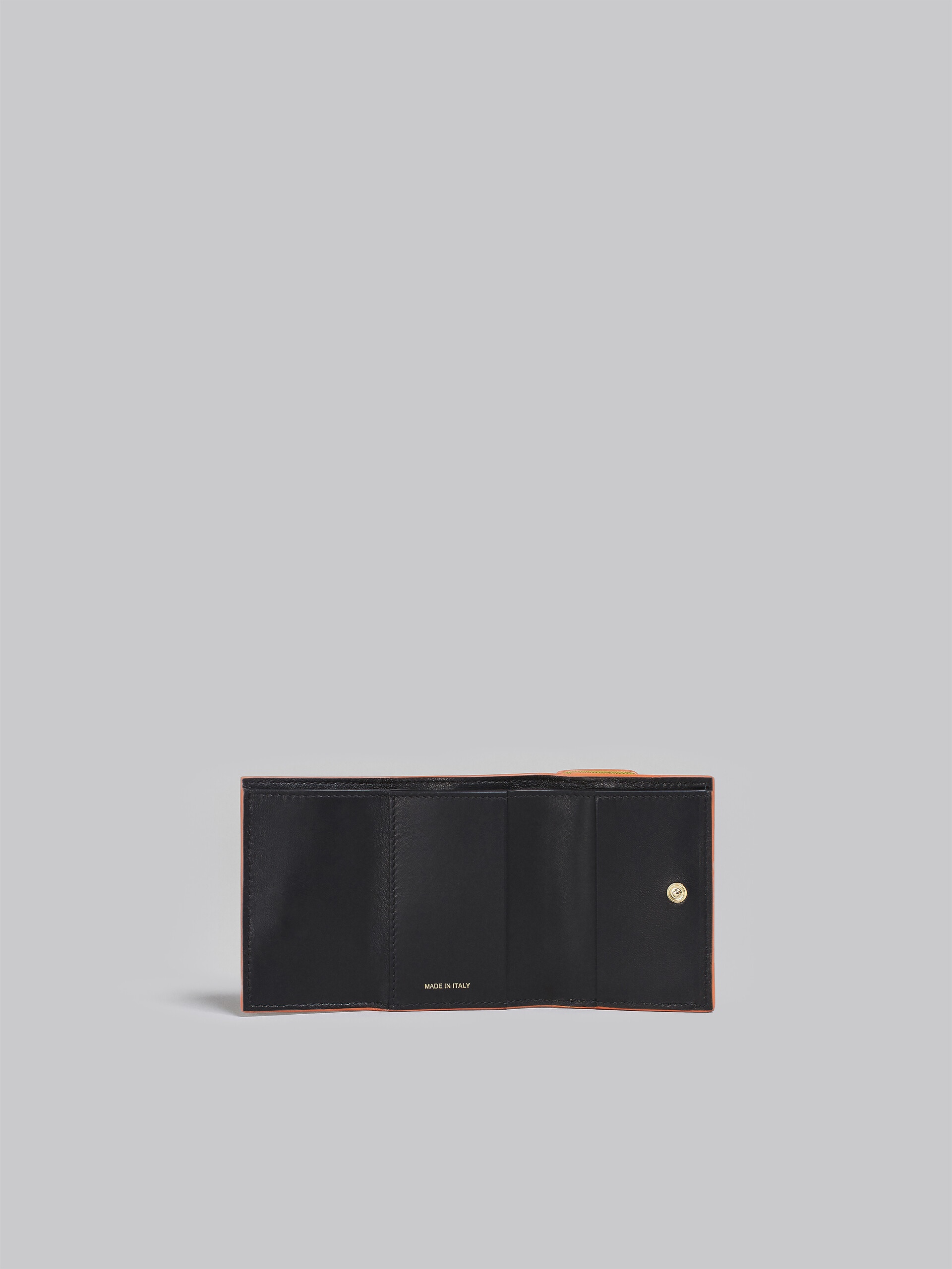 GREEN SAFFIANO LEATHER TRI-FOLD WALLET - 2
