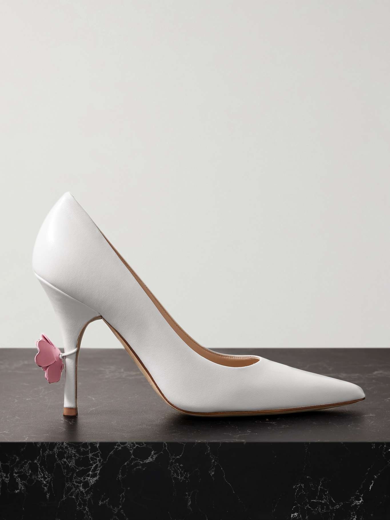 Appliquéd leather pumps - 1