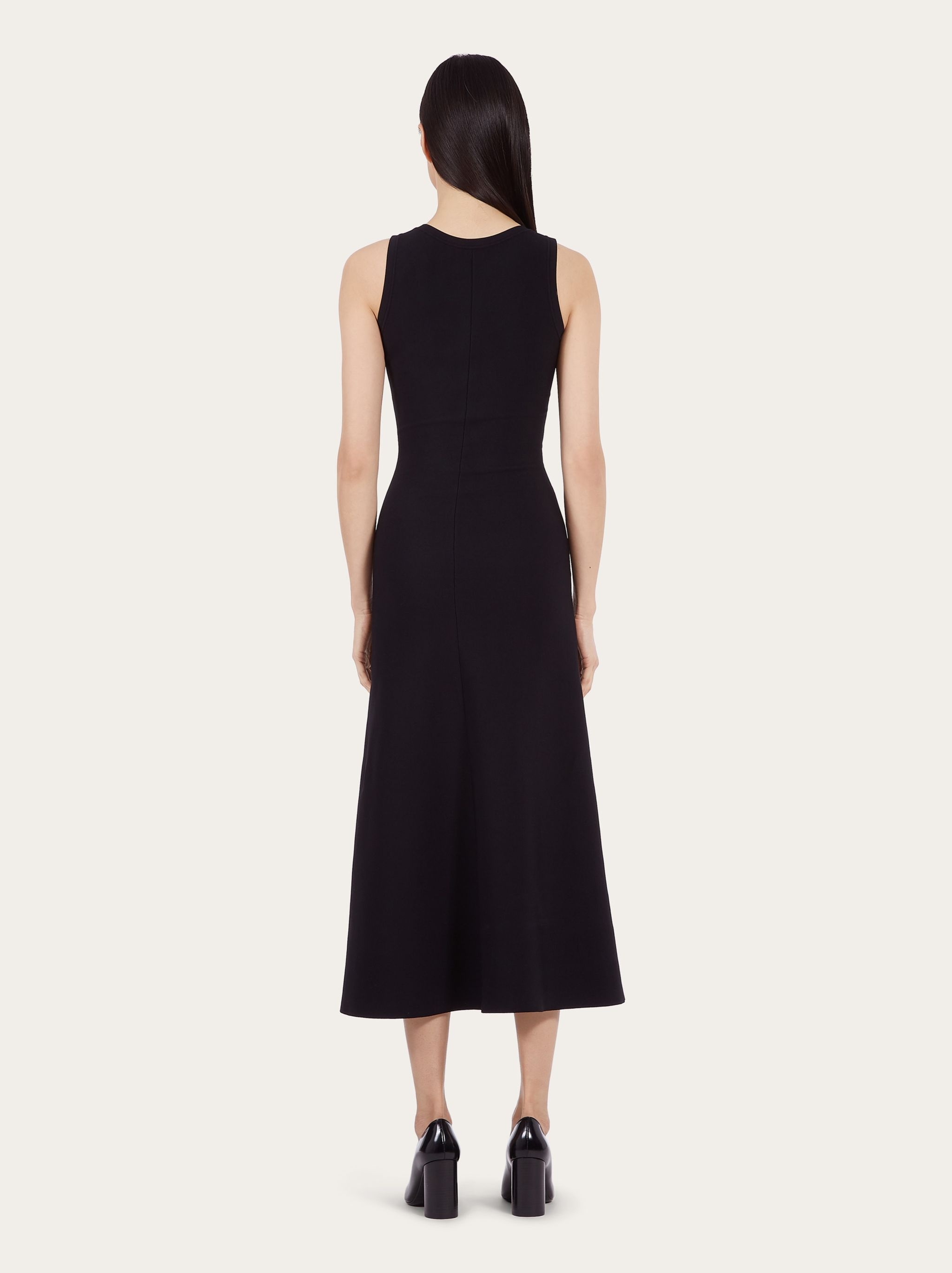 Slim fit sleeveless dress - 3