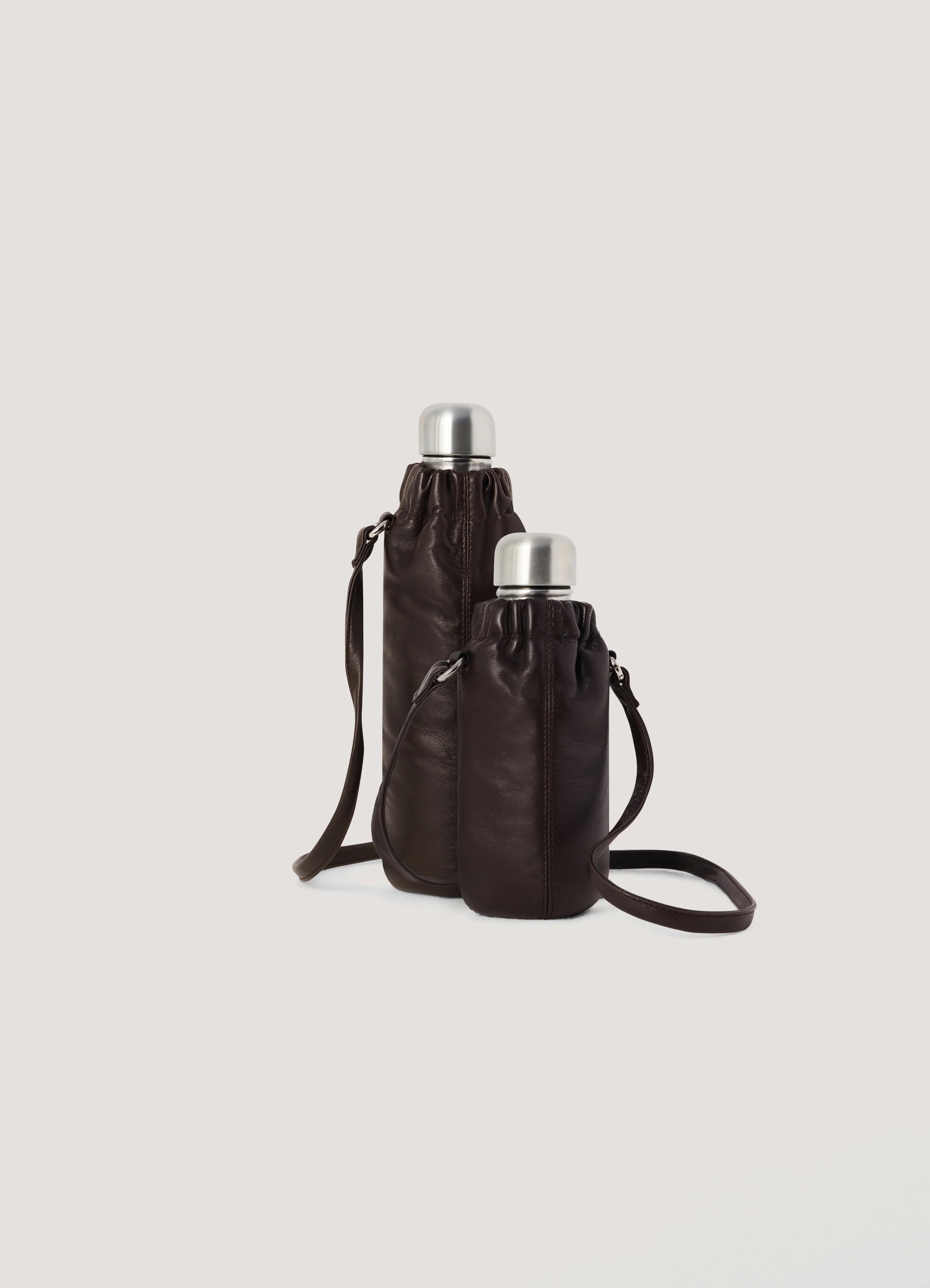 MEDIUM WATER BOTTLE-CARRIER
SOFT NAPPA LEATHER - 4