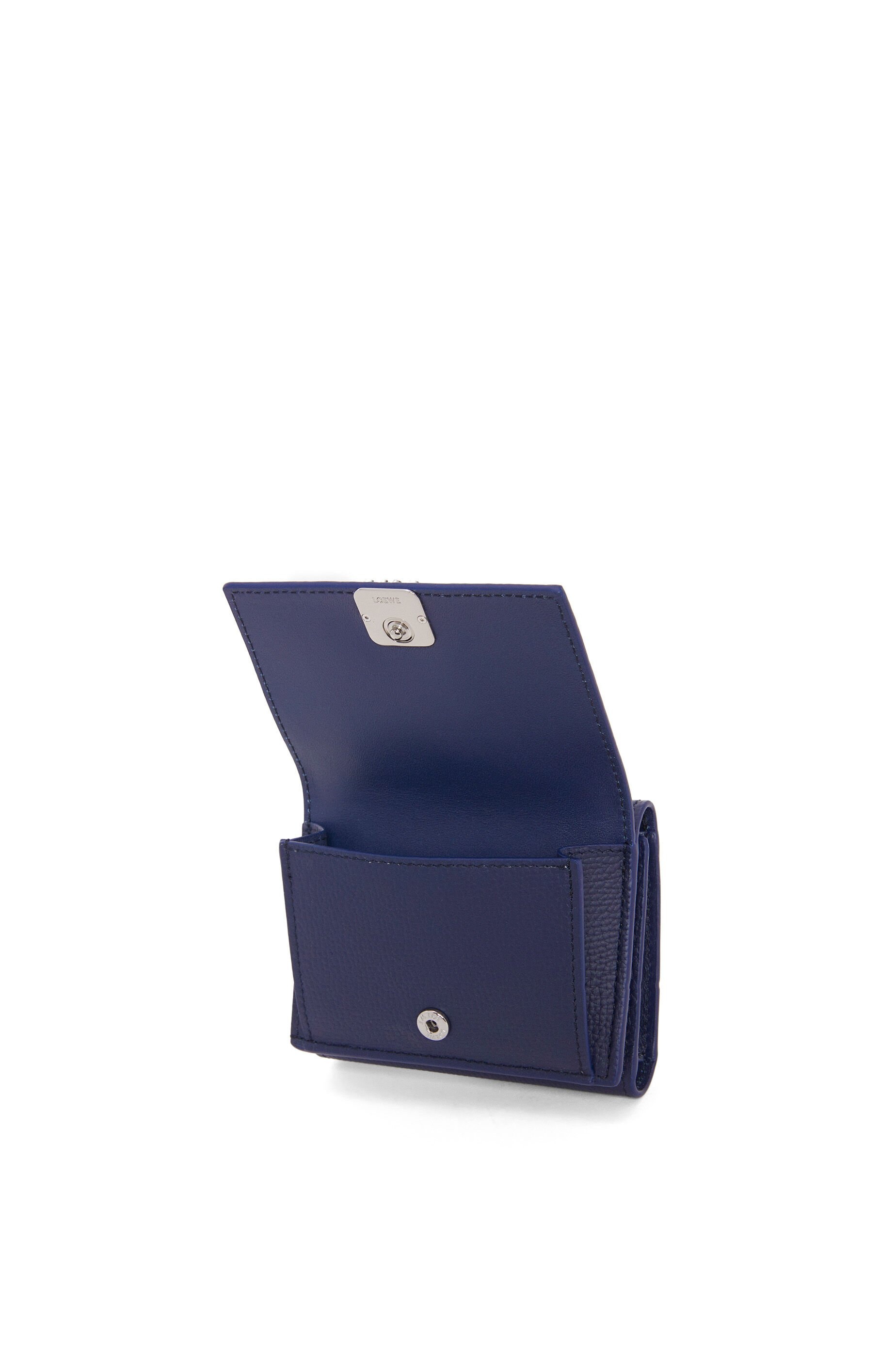 Anagram trifold wallet in pebble grain calfskin - 3