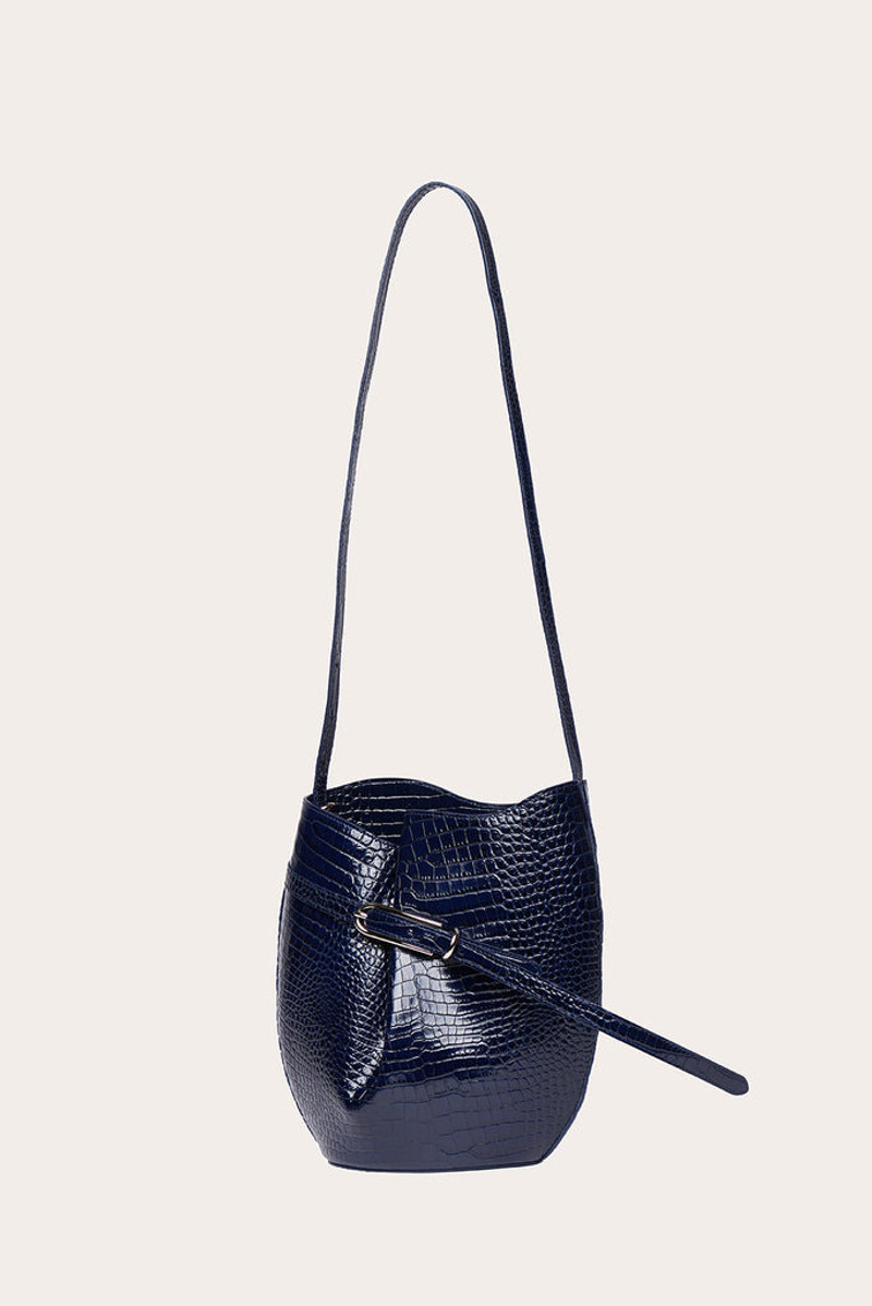 BELTED BUCKET BAG NAVY CROC 3