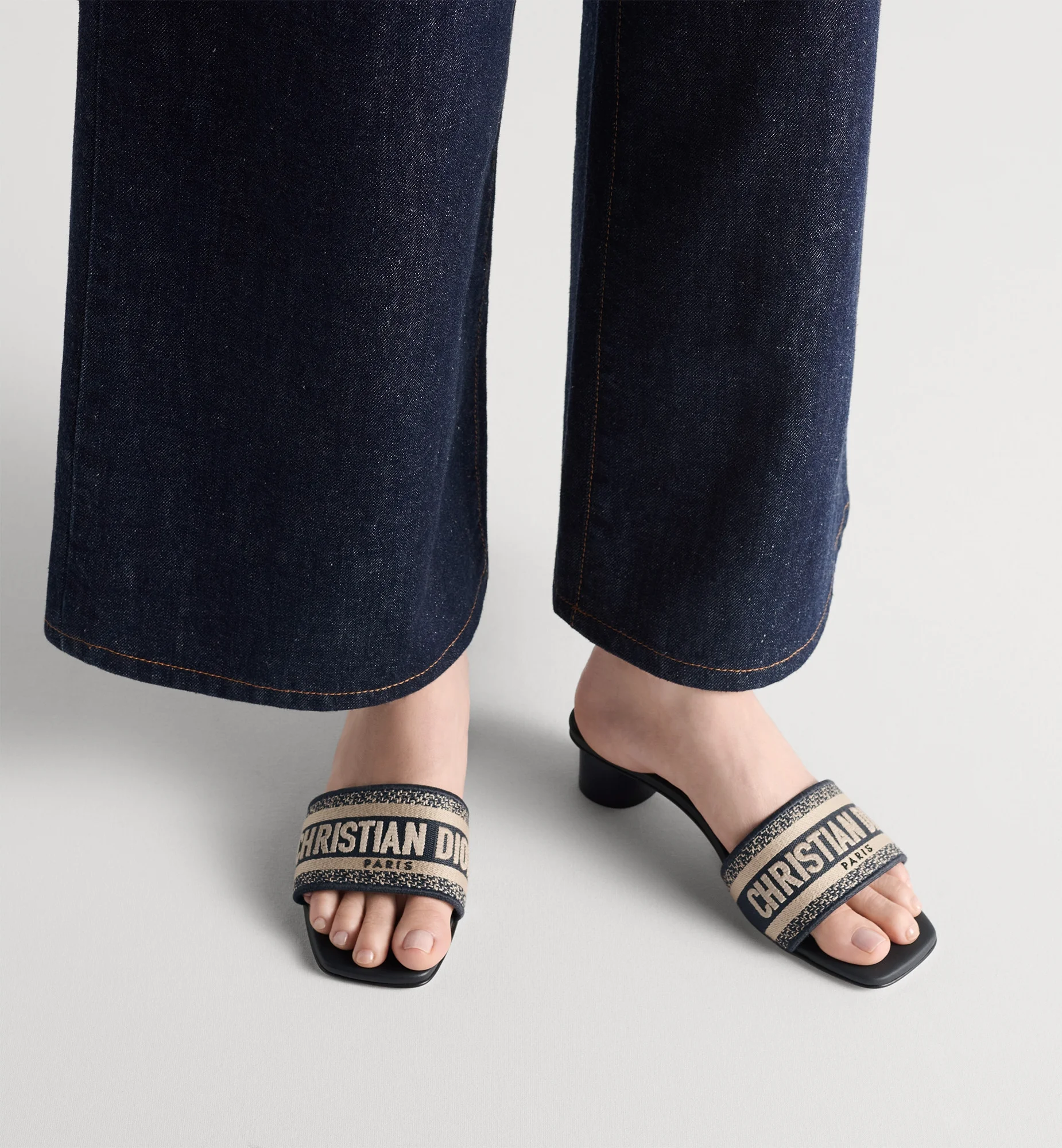 Christian Dior Dway ヒールスライド 35 Dior Dway Heeled Slide | REVERSIBLE