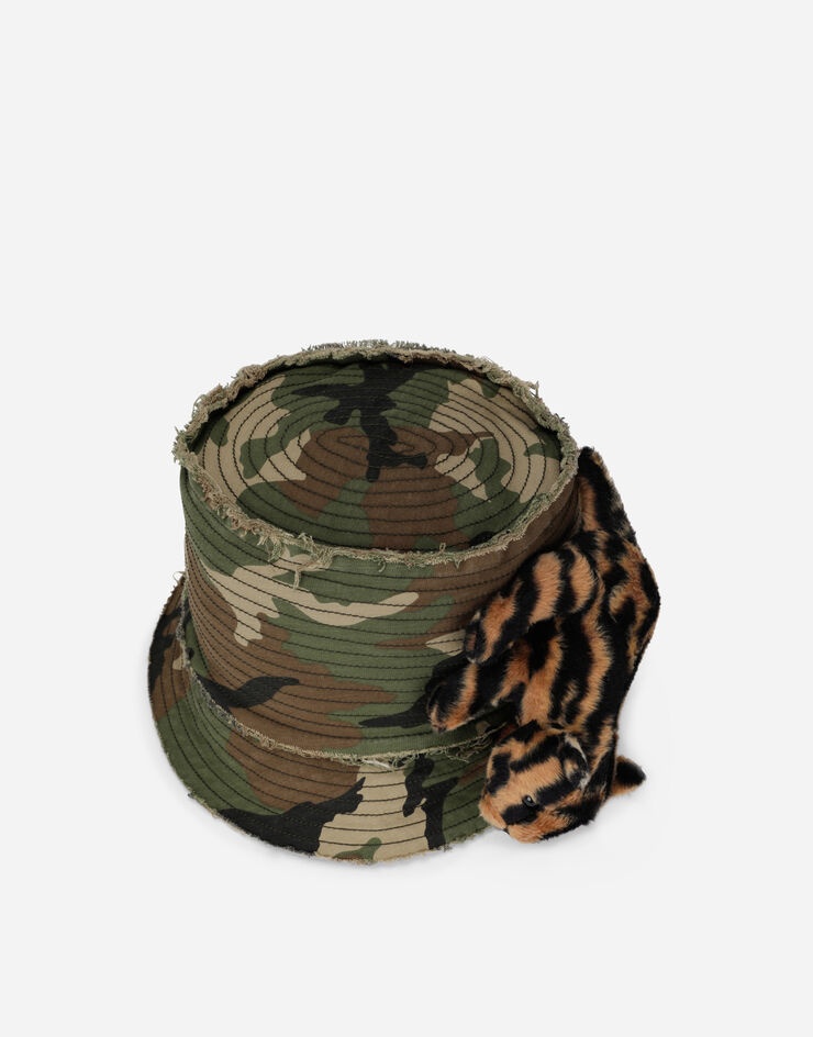 Camouflage-print bucket hat with soft toy detailing - 3