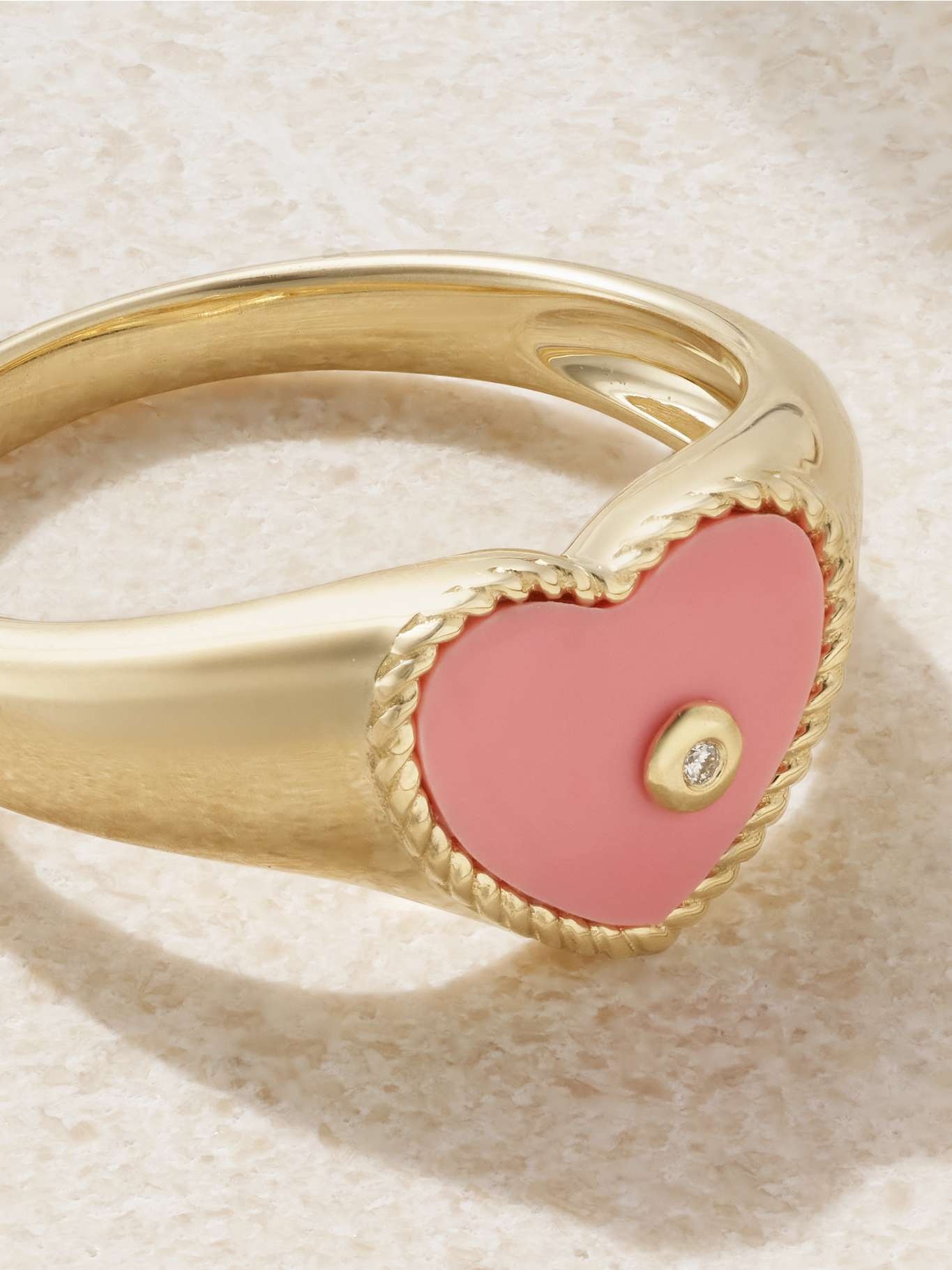 Baby Chevalière 9-karat gold, coral and diamond ring Pink - 4