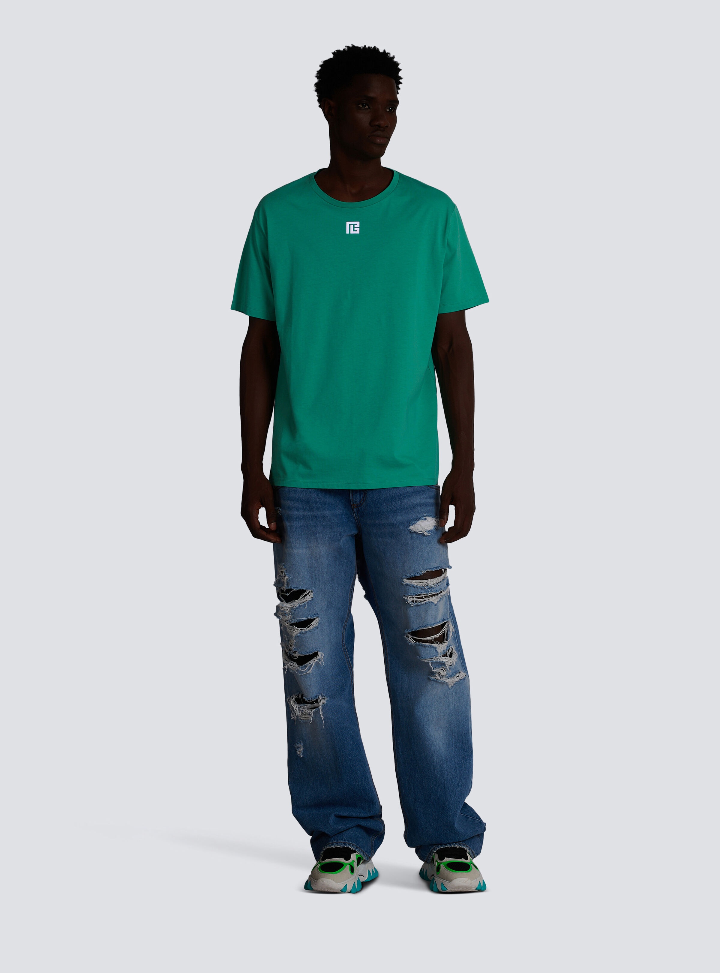 T-shirt in eco-responsible cotton with reflective Balmain maxi logo print - 8