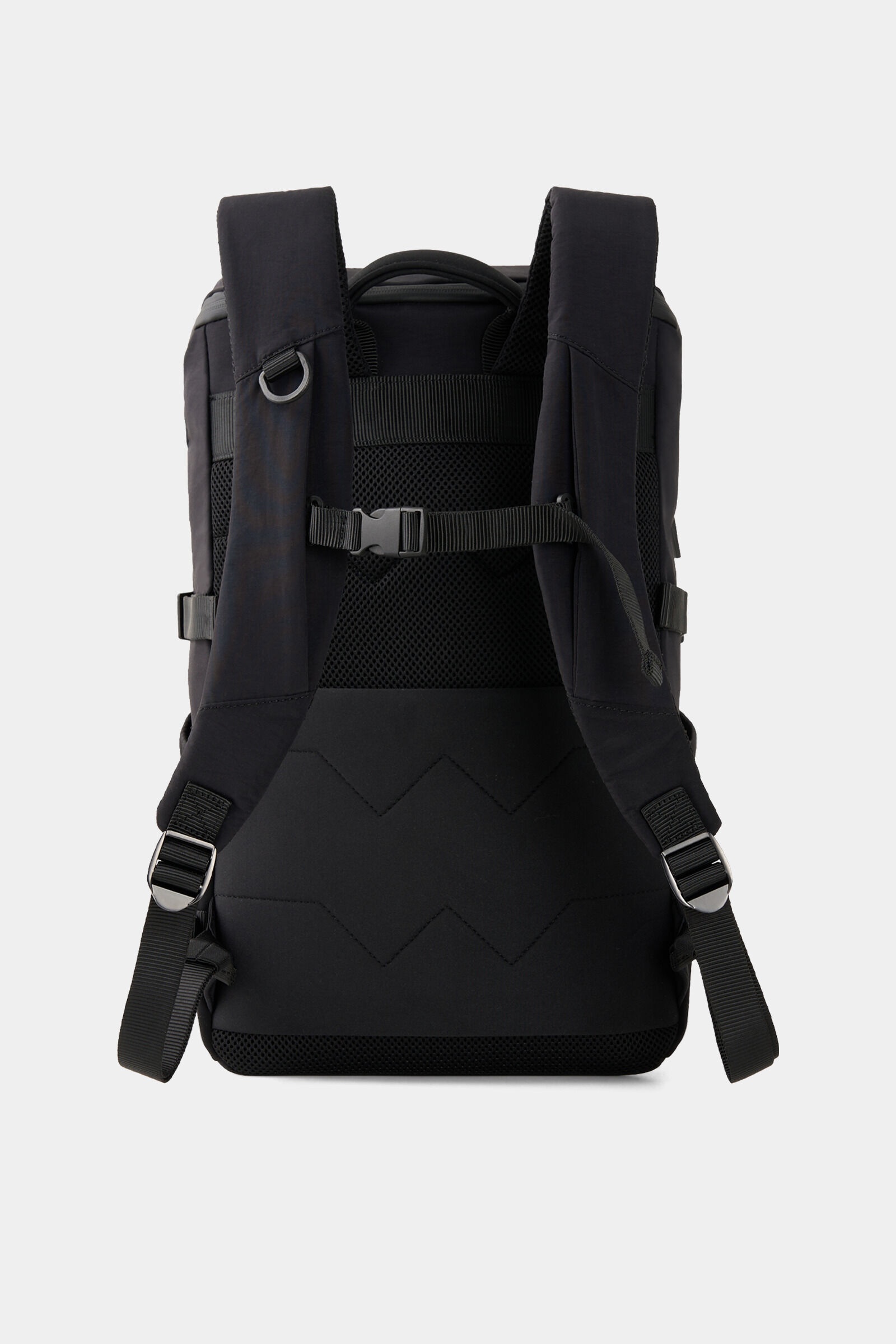 007 Lennard Backpack in Black - 3