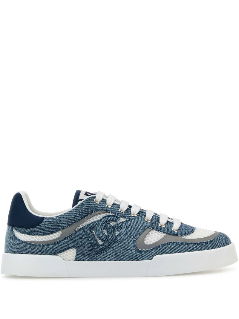 logo patch trainers 1