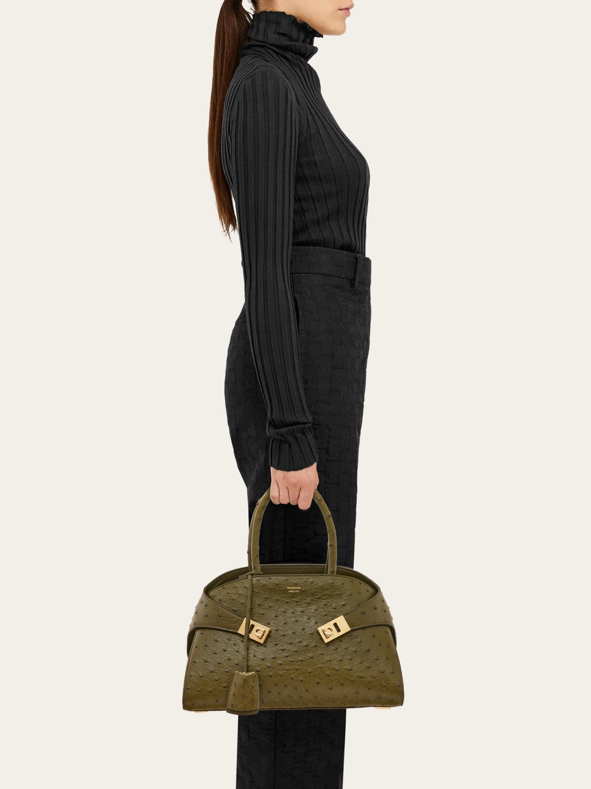 Hug handbag (M) - 2