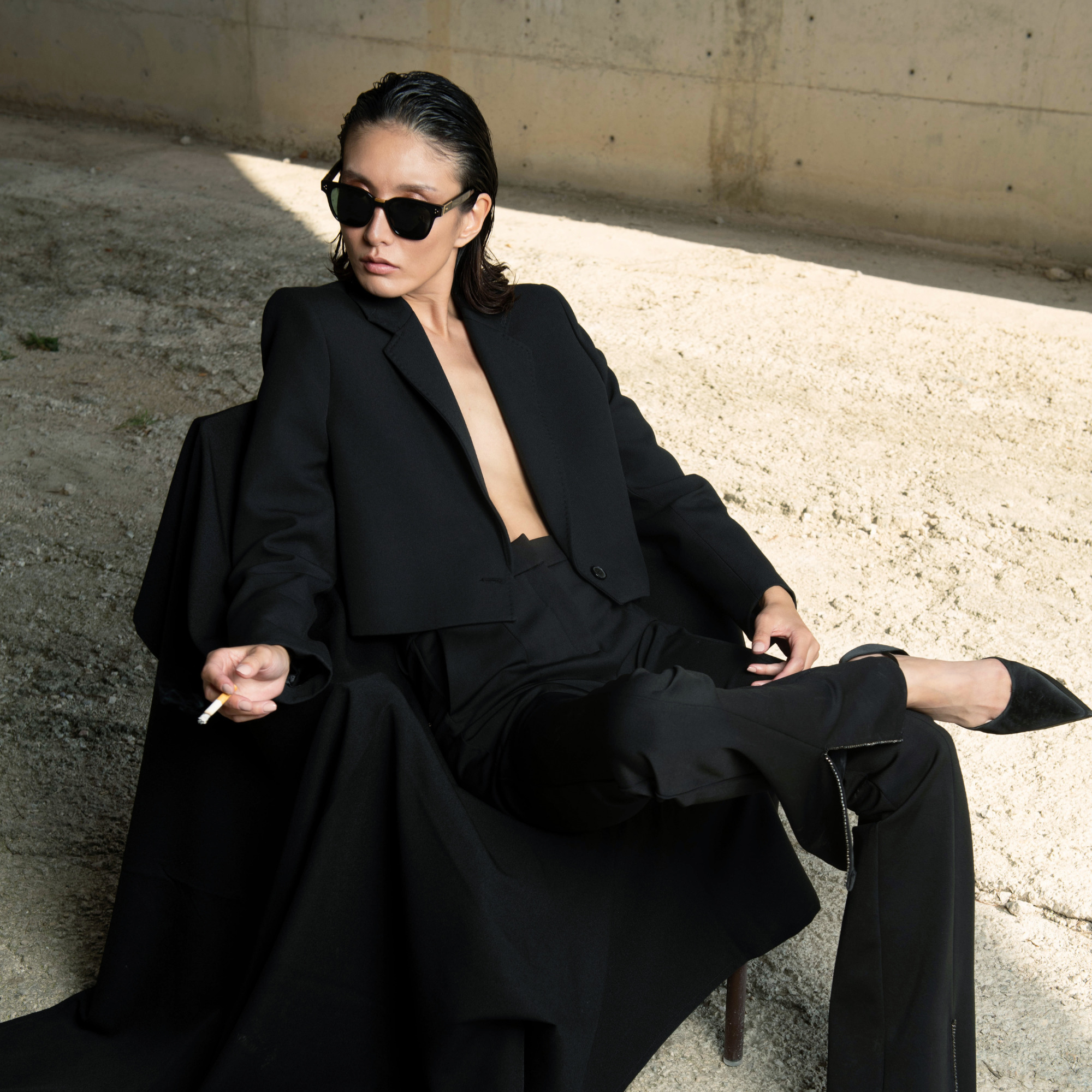 SANCHEZ D-FRAME SUNGLASSES IN BLACK - 5