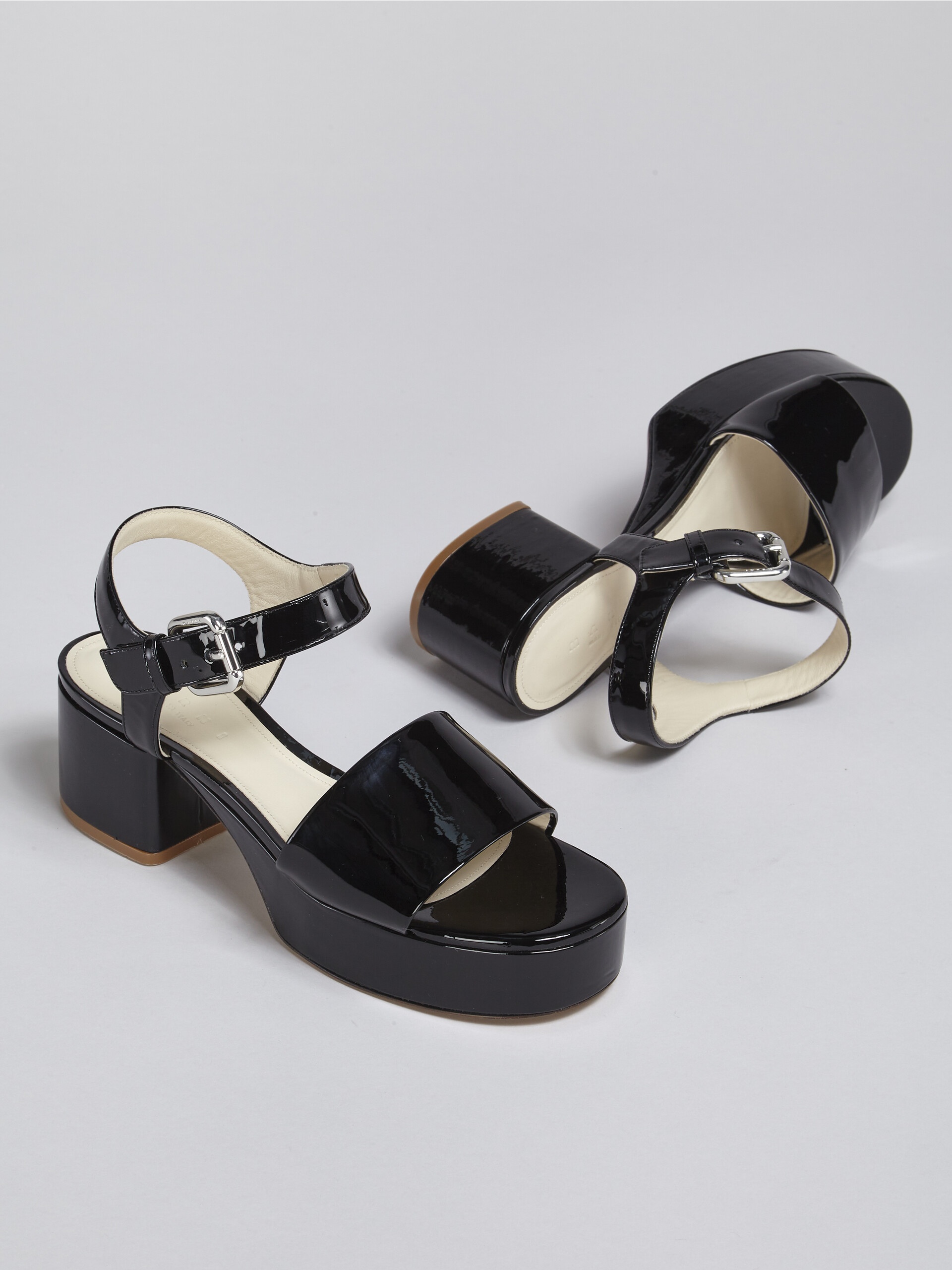 BLACK PATENT LEATHER SANDAL - 5