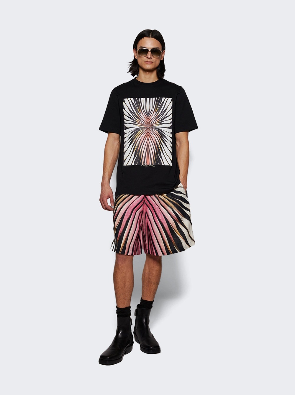 Ray Of Gold Print Placed Tee Black - 5