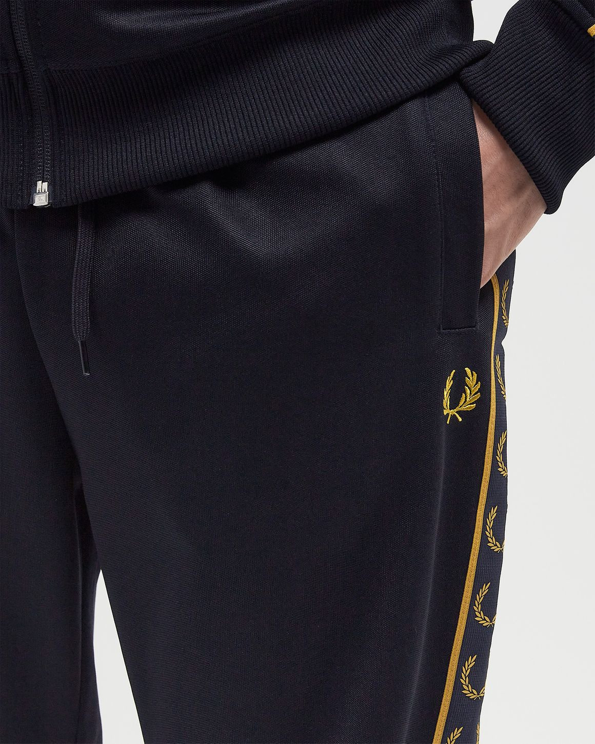 CONTRAST TAPE TRACK PANT - 3