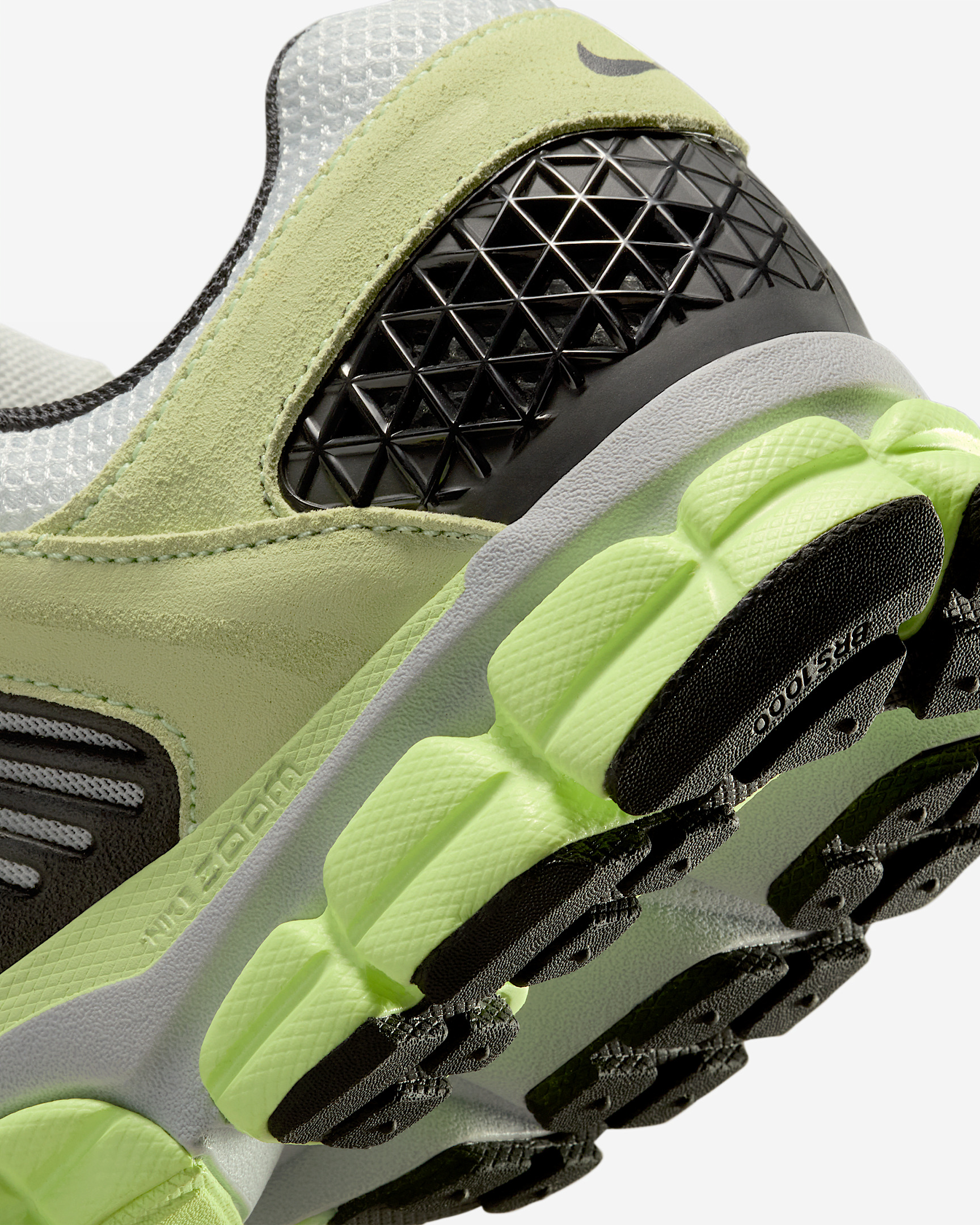 Nike Zoom Vomero 5 Men's Shoes - 8