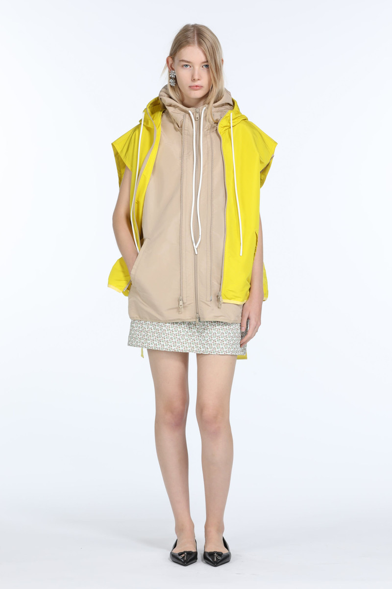TWO-TONE ZIPPED HOODED VEST 4