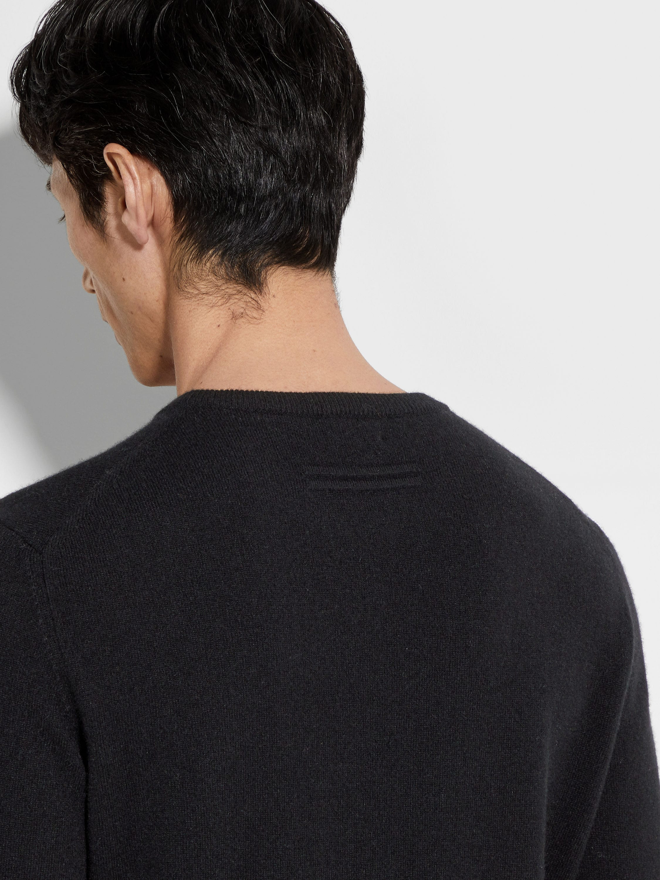 BLACK OASI CASHMERE CREWNECK - 2