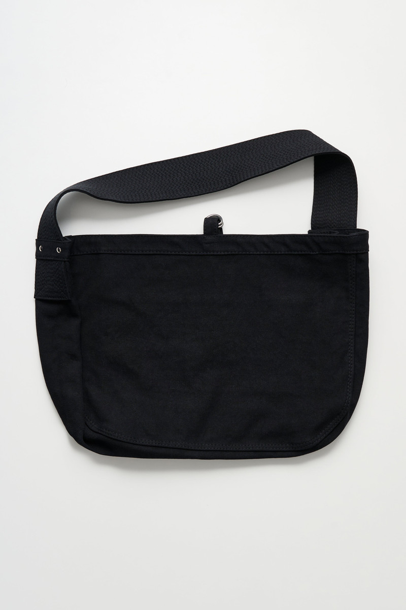 TAIGA TAKAHASHI TAIGA TAKAHASHI NEWSBOY BAG BLACK outlook