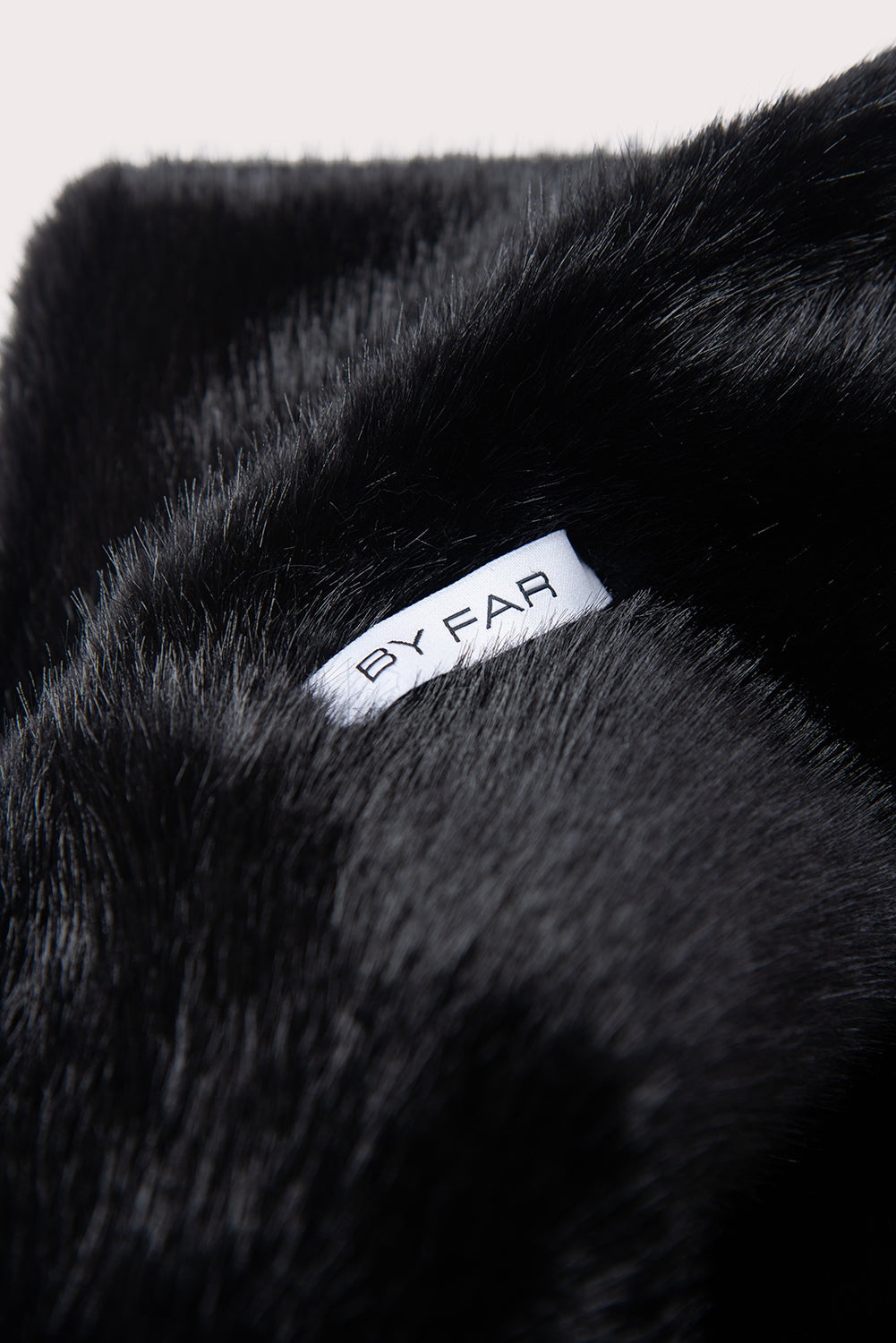 FLETCHER SCARF BLACK FAUX FUR - 3