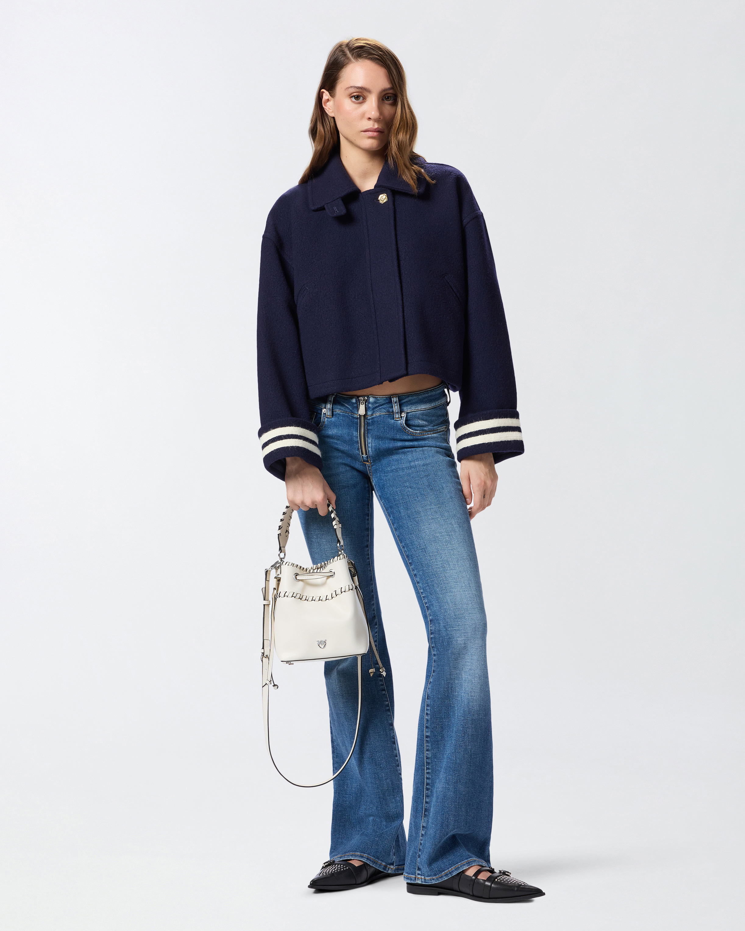 SMALL LEATHER BUCKET BAG WITH THREADED DETAILING - 6