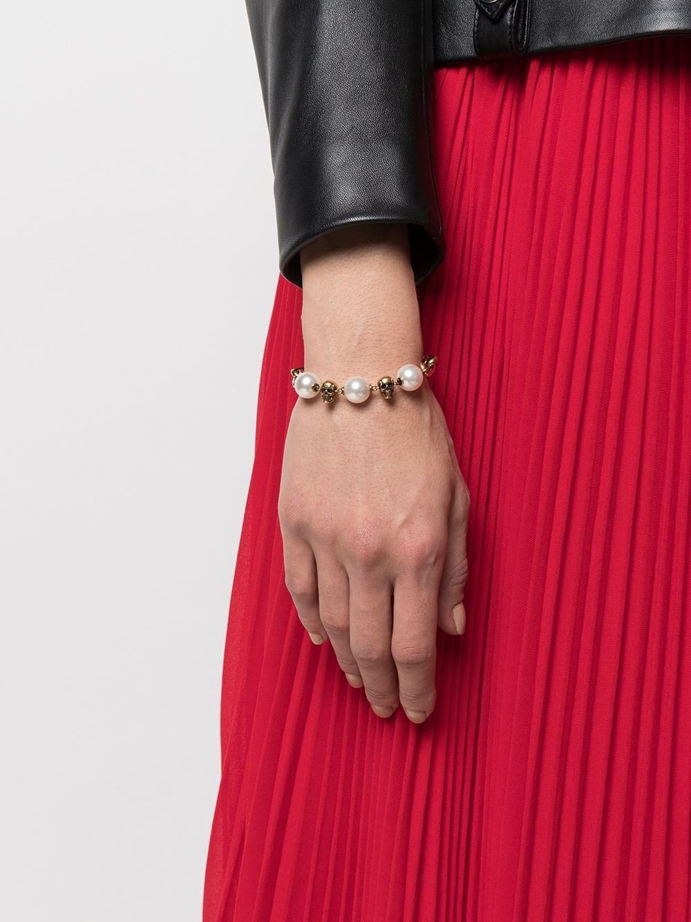 pearl-embellished skull bracelet - 2