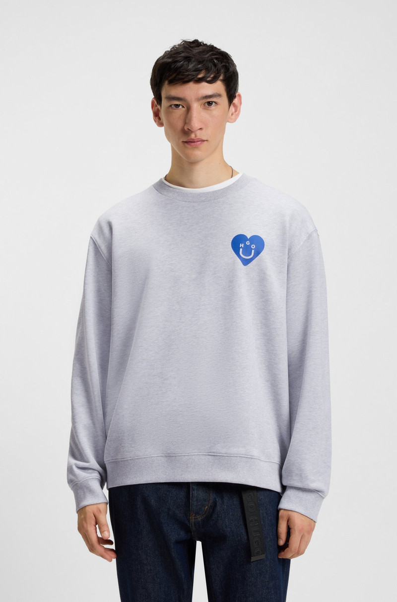ALL-GENDER SWEATSHIRT WITH HAPPY HUGO ARTWORK 3
