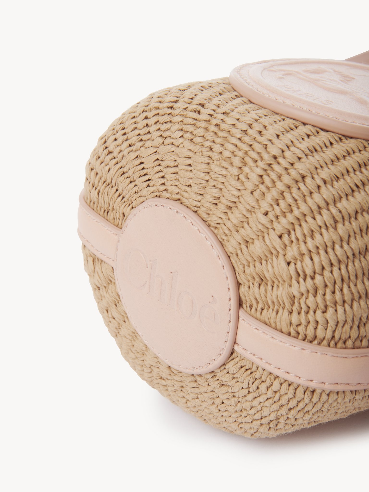 MINI HORSE MEDAL BASKET IN NATURAL FIBERS - 6