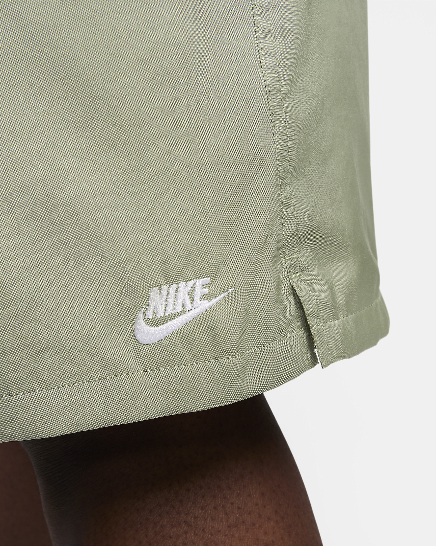 Nike Club Men's Woven Flow Shorts - 12