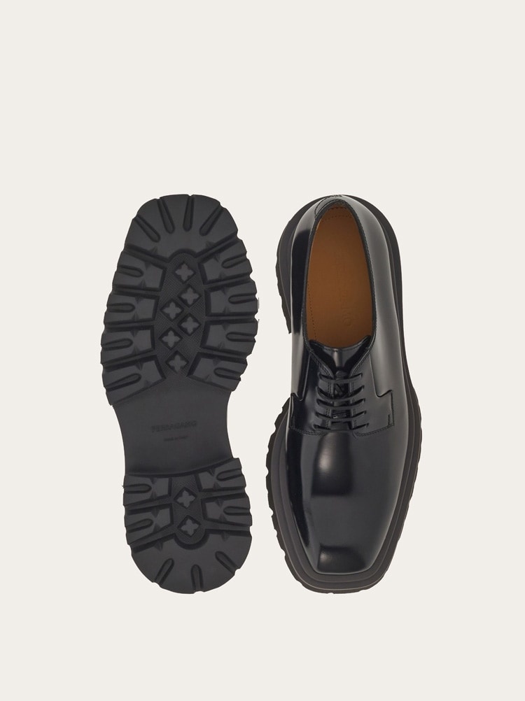 DERBY WITH SQUARED TOE - 5