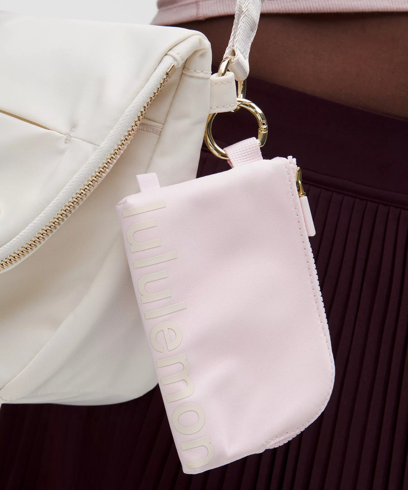 lululemon Clippable Card Pouch outlook