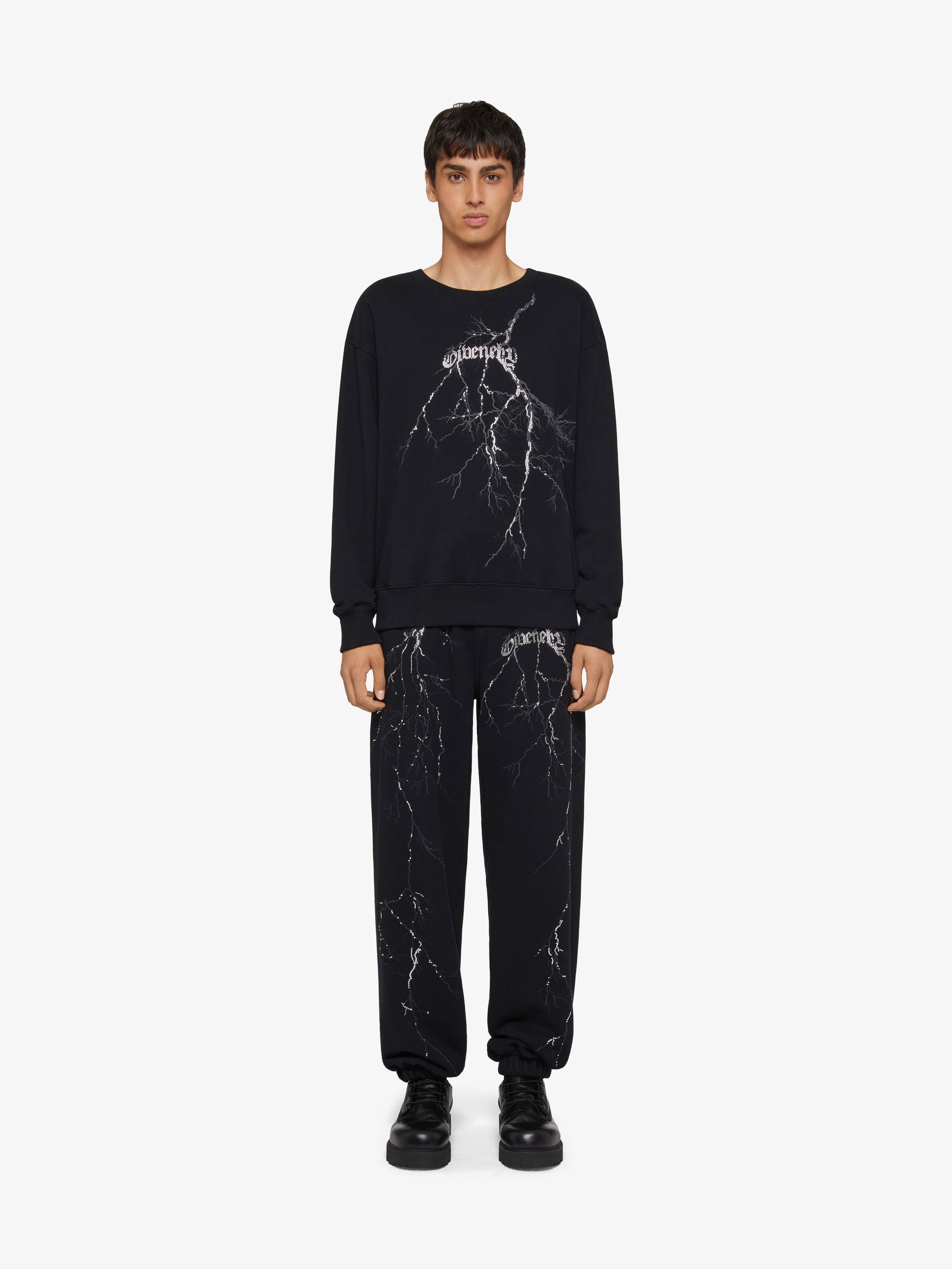 JOGGER PANTS IN FLEECE WITH REFLECTIVE ARTWORK - 2