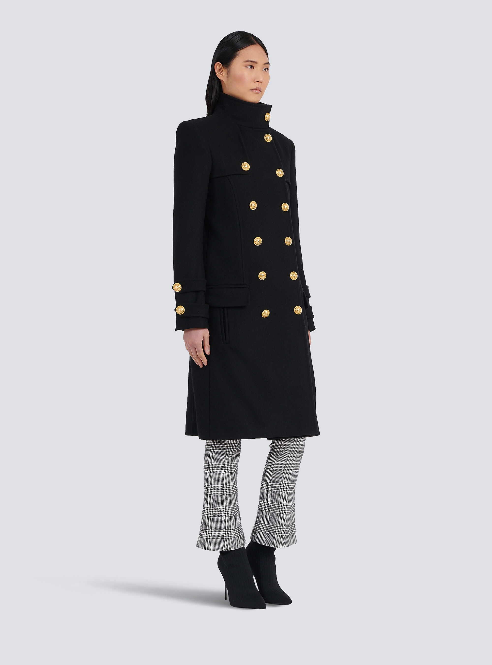 Long wool and cashmere coat with double-breasted gold-tone buttoned fastening - 5