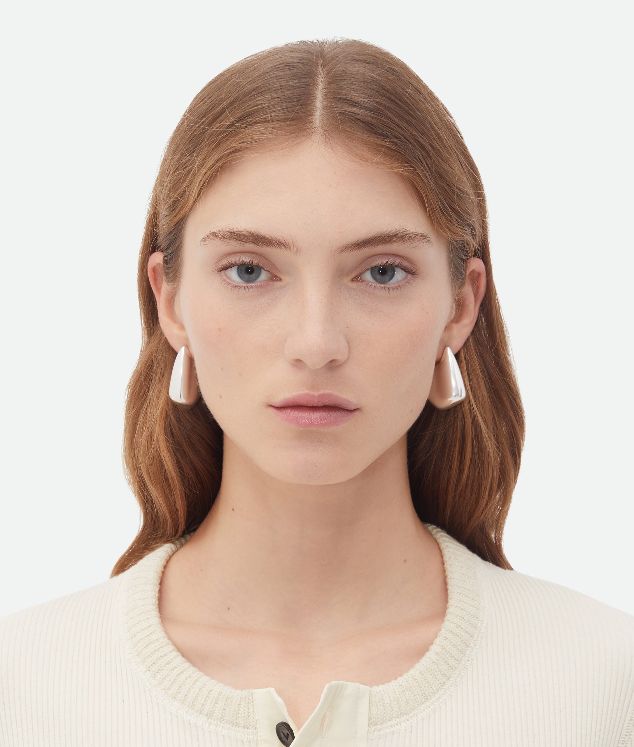 Bottega Veneta – Small Fin Earrings Silver - 2