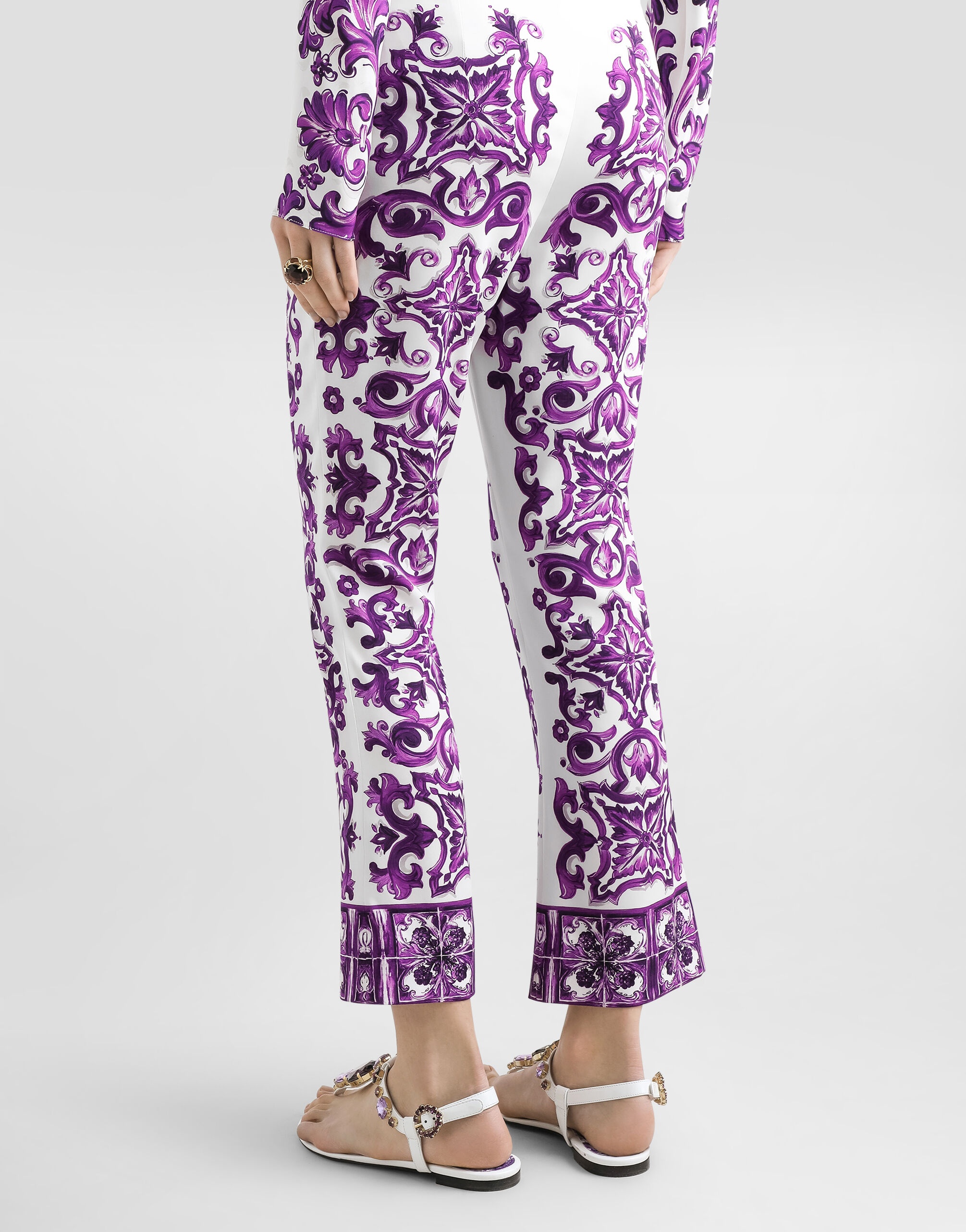 Majolica print silk trousers - 5