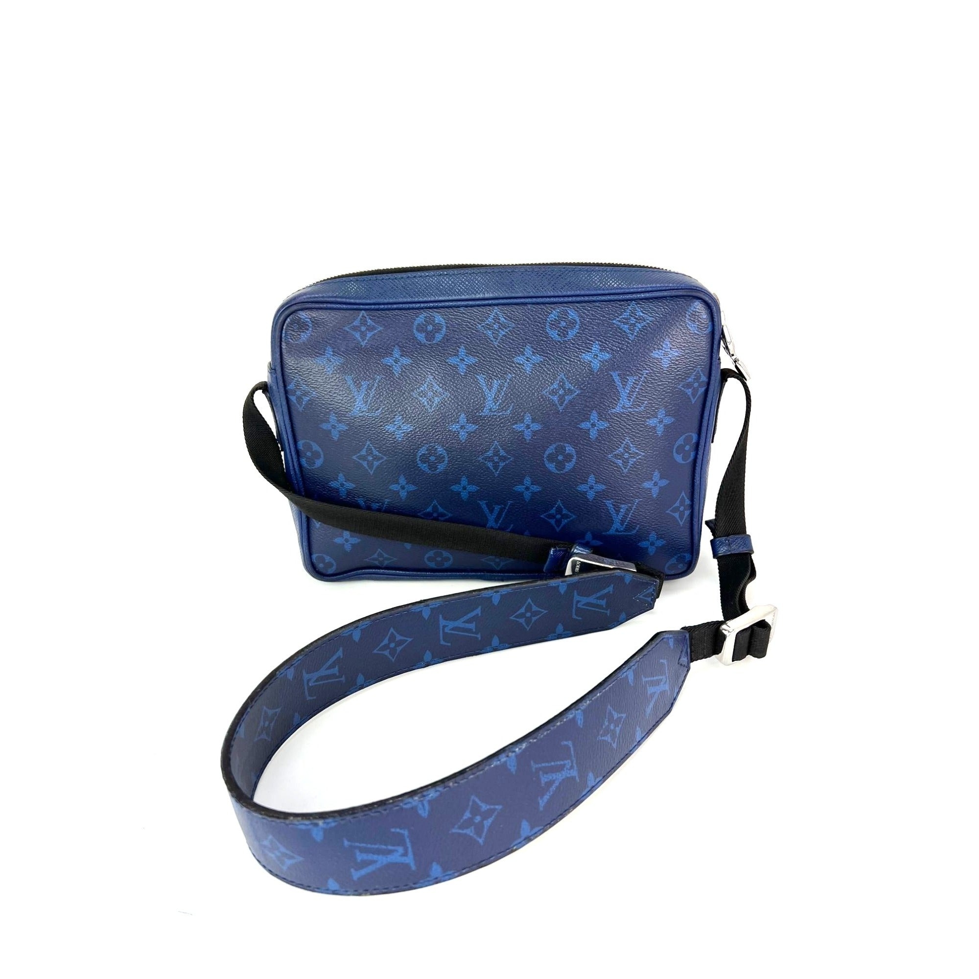 LOUIS VUITTON Taigarama Outdoor Blue Messenger Bag - 2