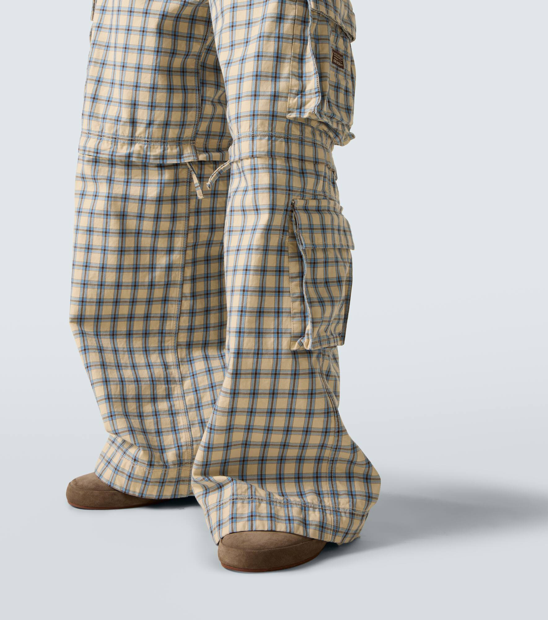 Checked cotton cargo pants - 7