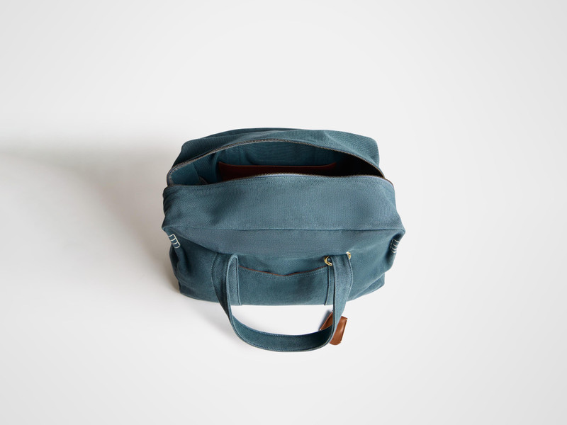 WEEKENDER CANVAS TOTE BAG IN MID-BLUE 5