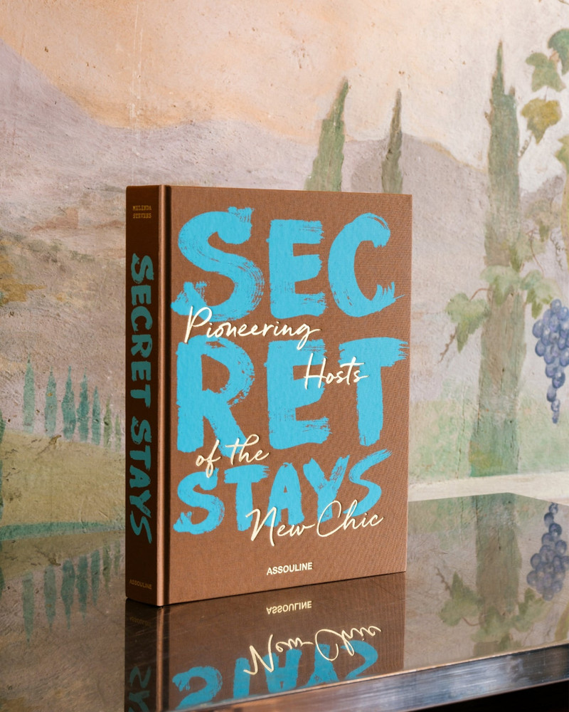 ASSOULINE Secret Stays outlook